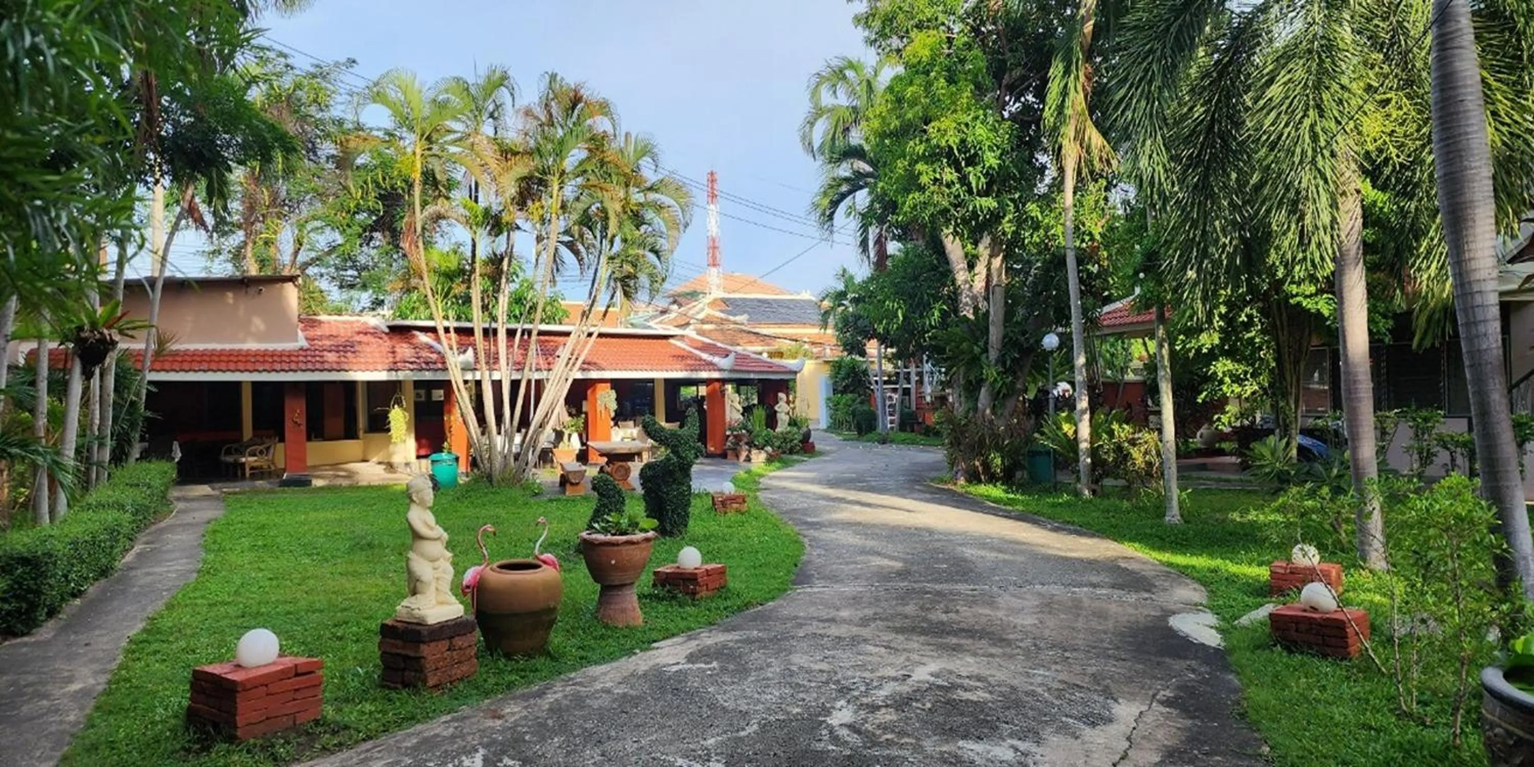 Property building in Safari Riviera Resort