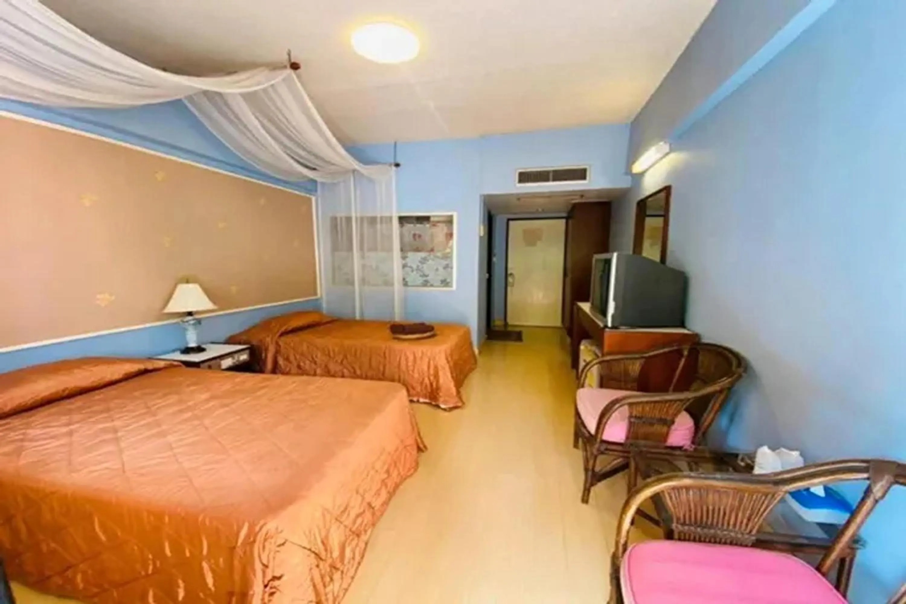 Bedroom, Bed in Safari Riviera Resort