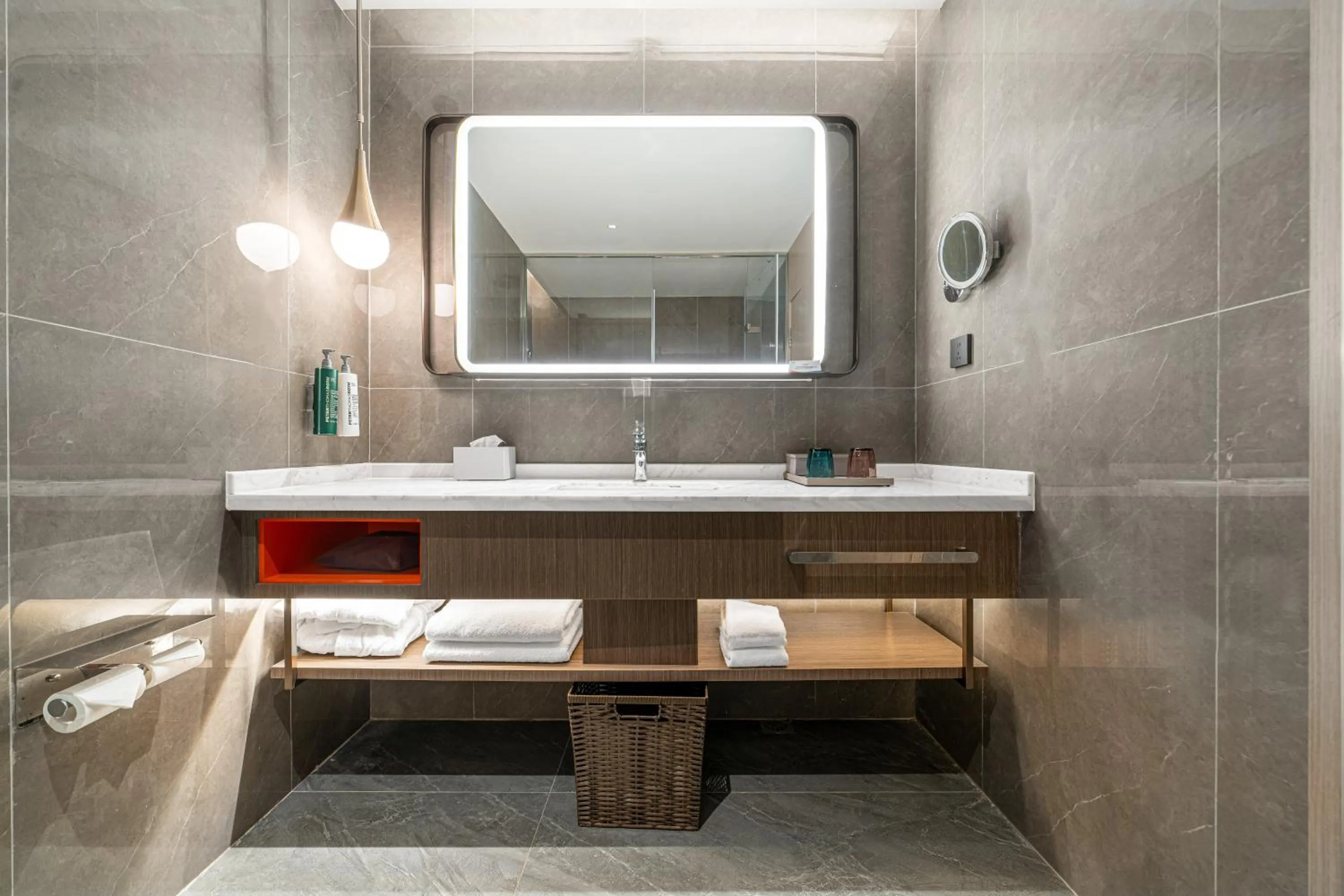 Bathroom in Home2 Suite by Hilton Chongqing South Bank