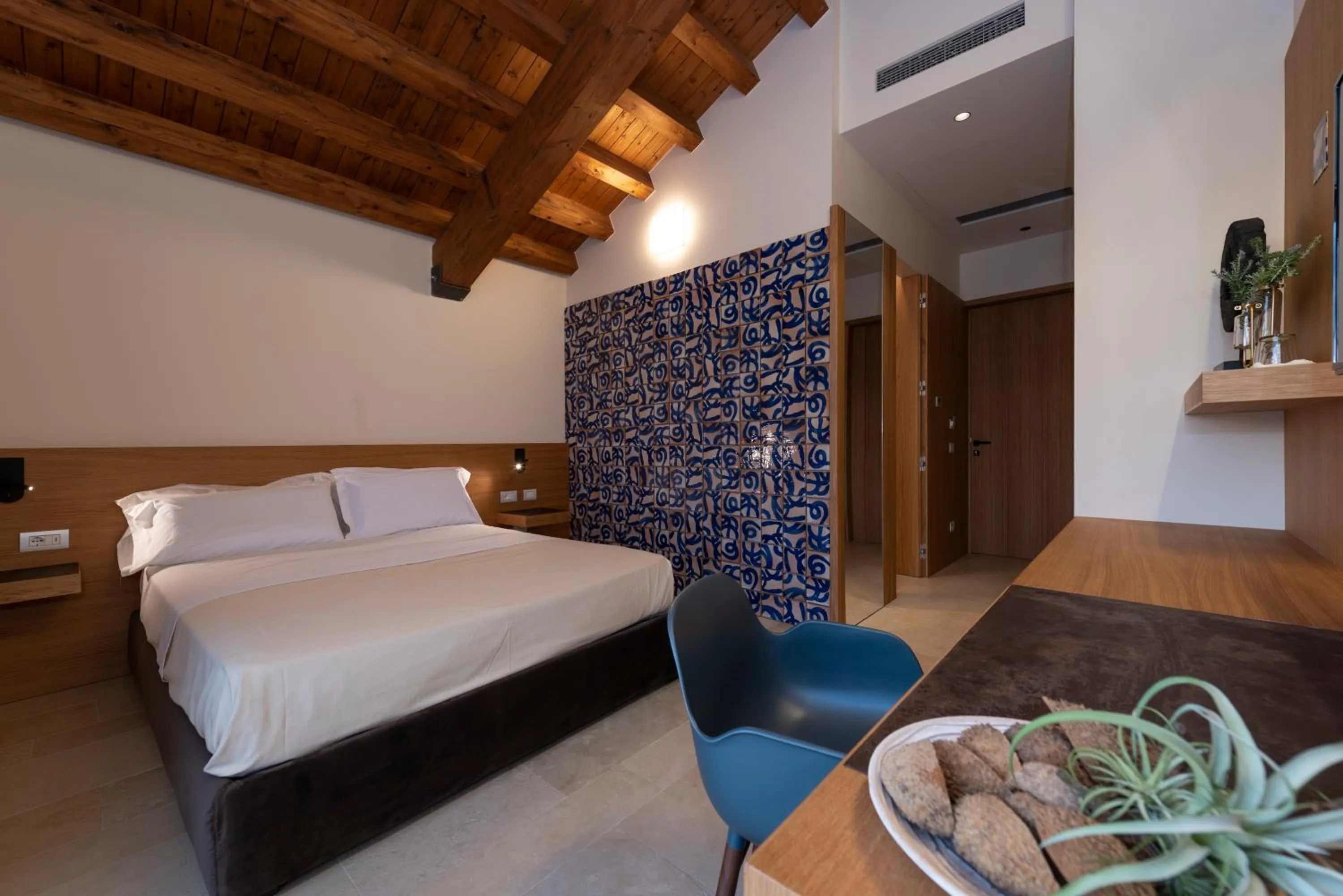 Deluxe Double Room with Sea View in Borgo Giallonardo Wine Relais