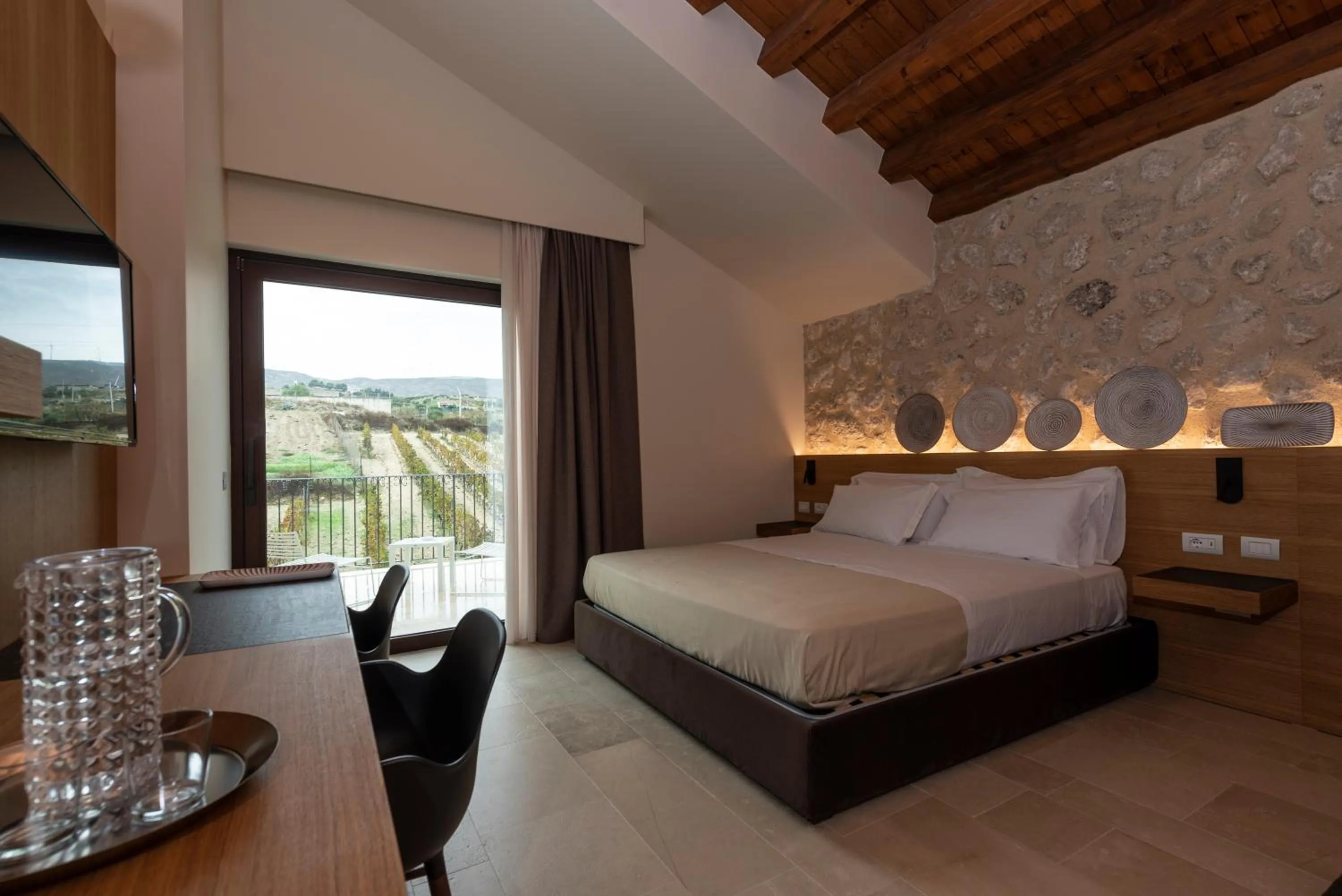 View (from property/room), Bed in Borgo Giallonardo Wine Relais