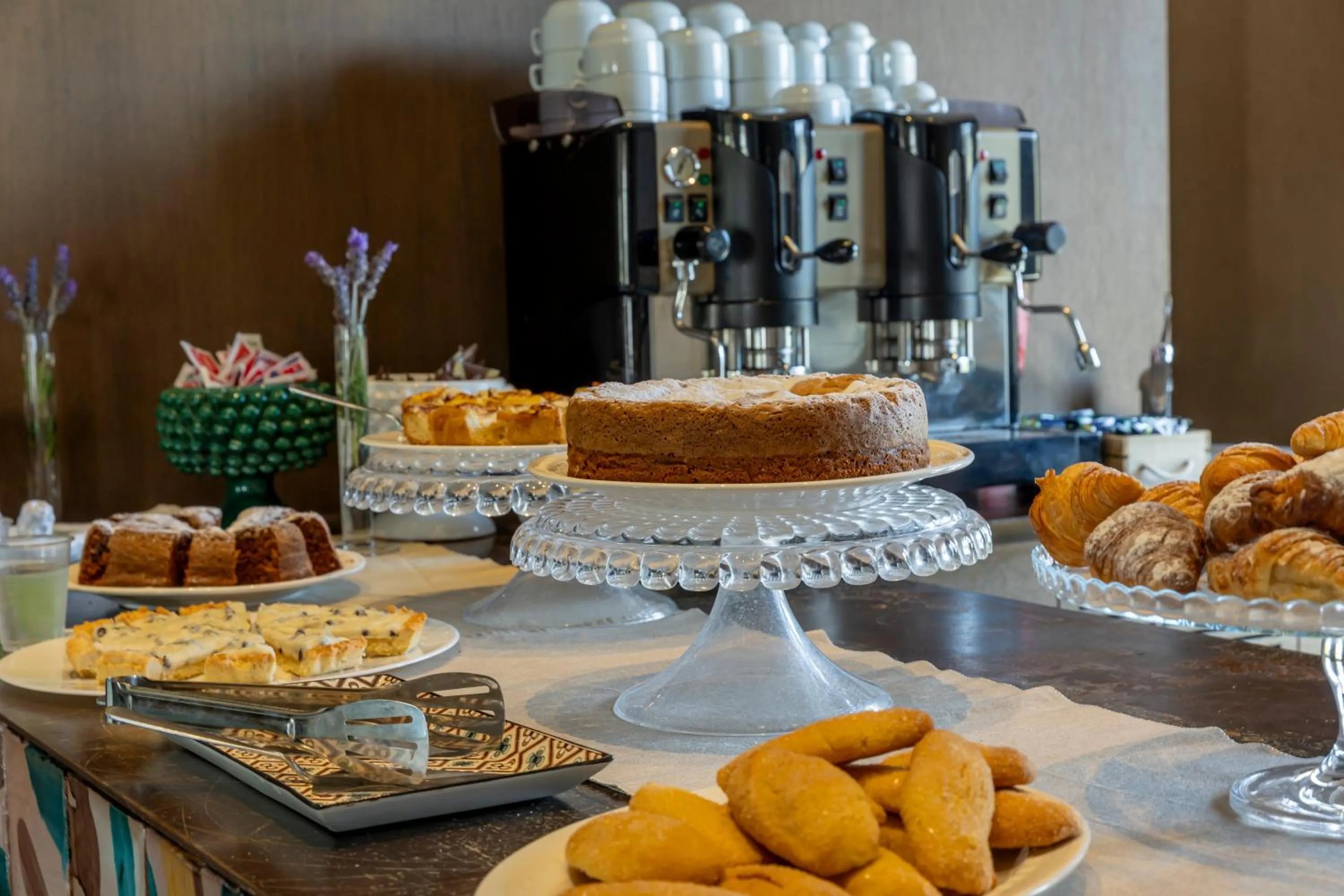 Breakfast in Borgo Giallonardo Wine Relais