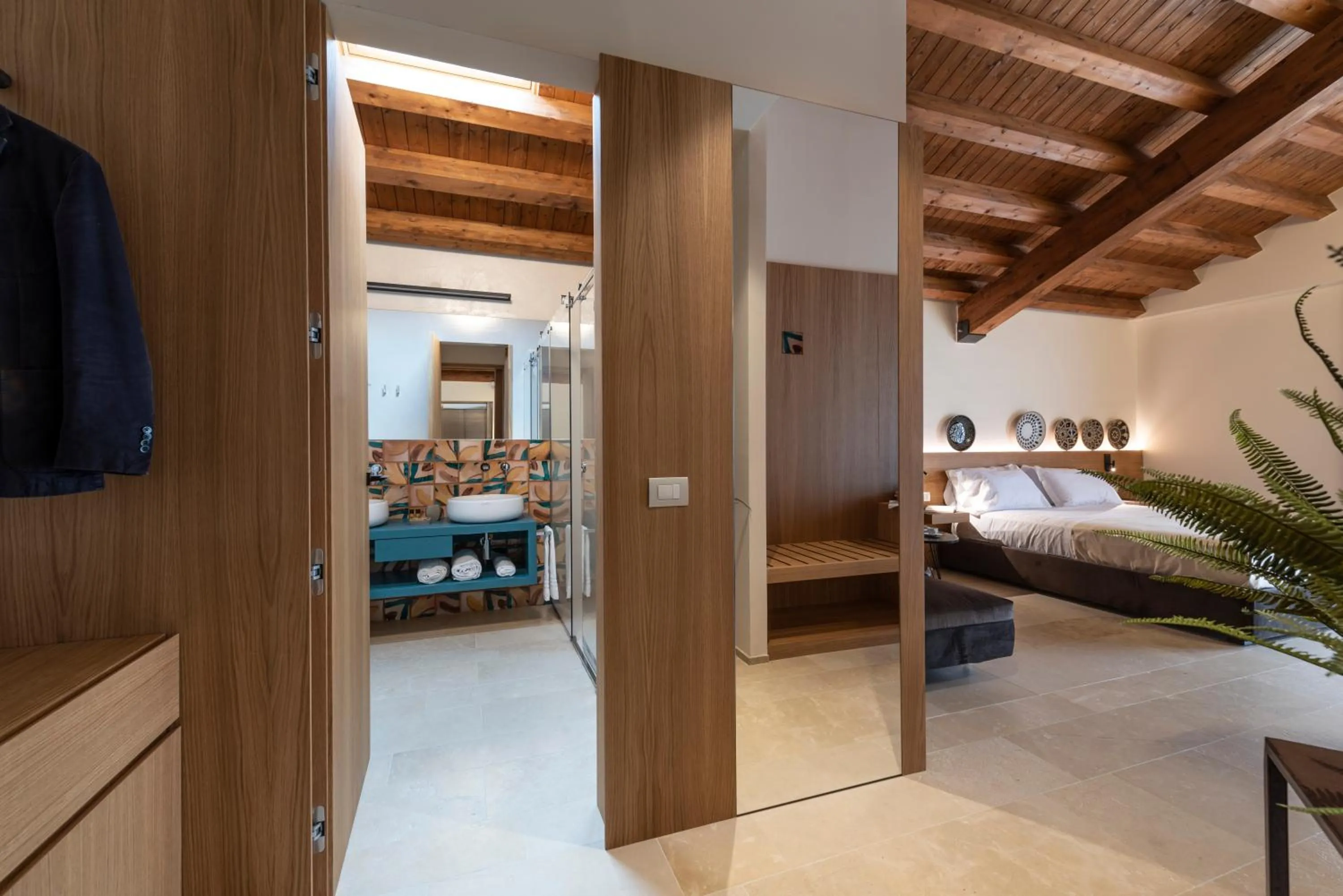 Junior Suite with Sea View in Borgo Giallonardo Wine Relais