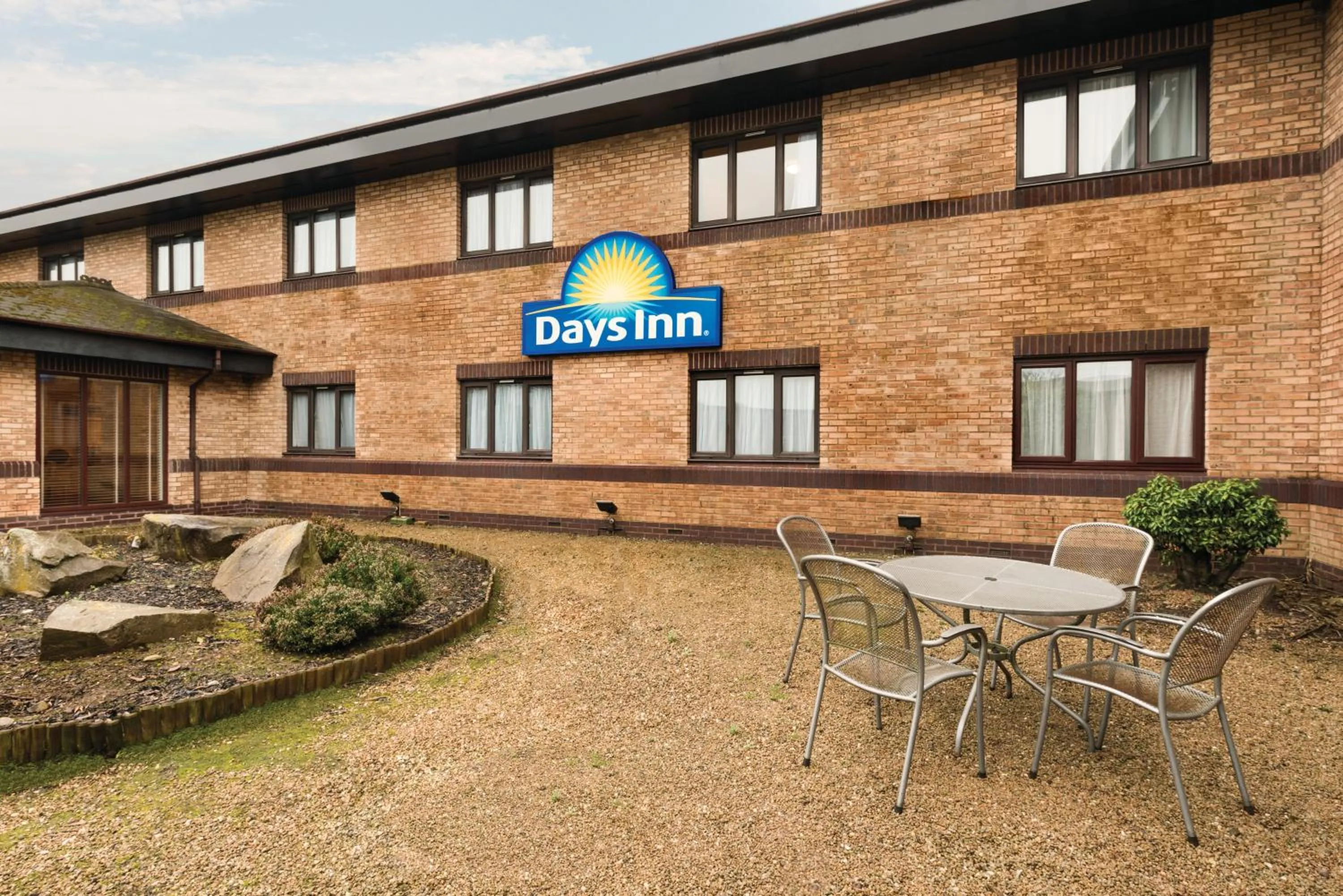 Property building in Days Inn Hotel Abington - Glasgow
