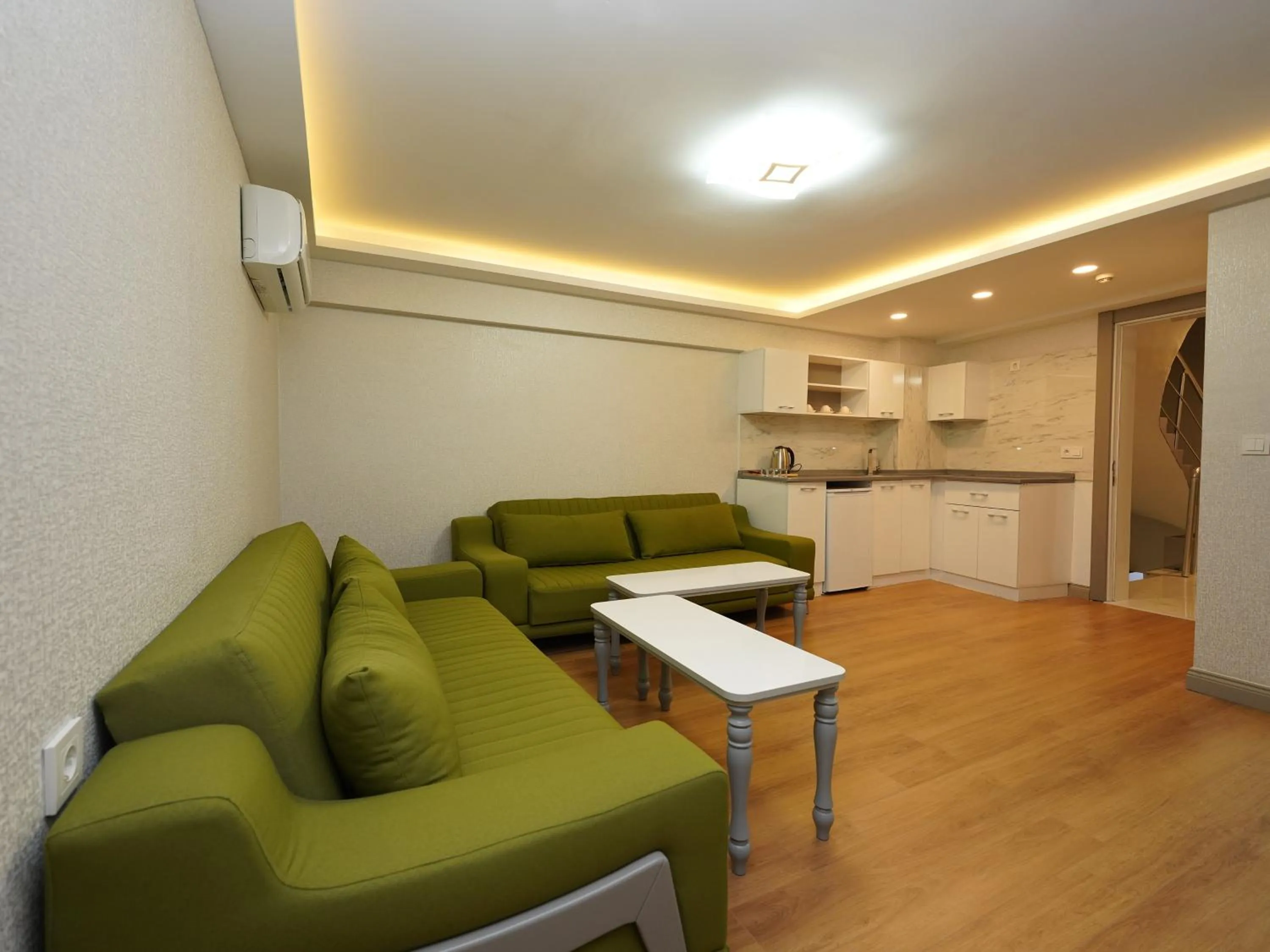 Kitchen or kitchenette in gazelle suites