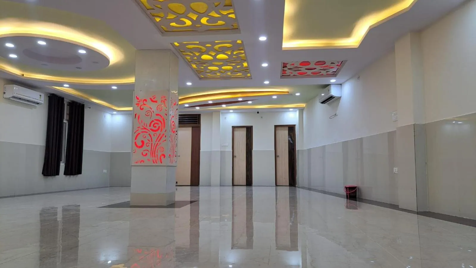 Banquet/Function facilities in Asha Hotel
