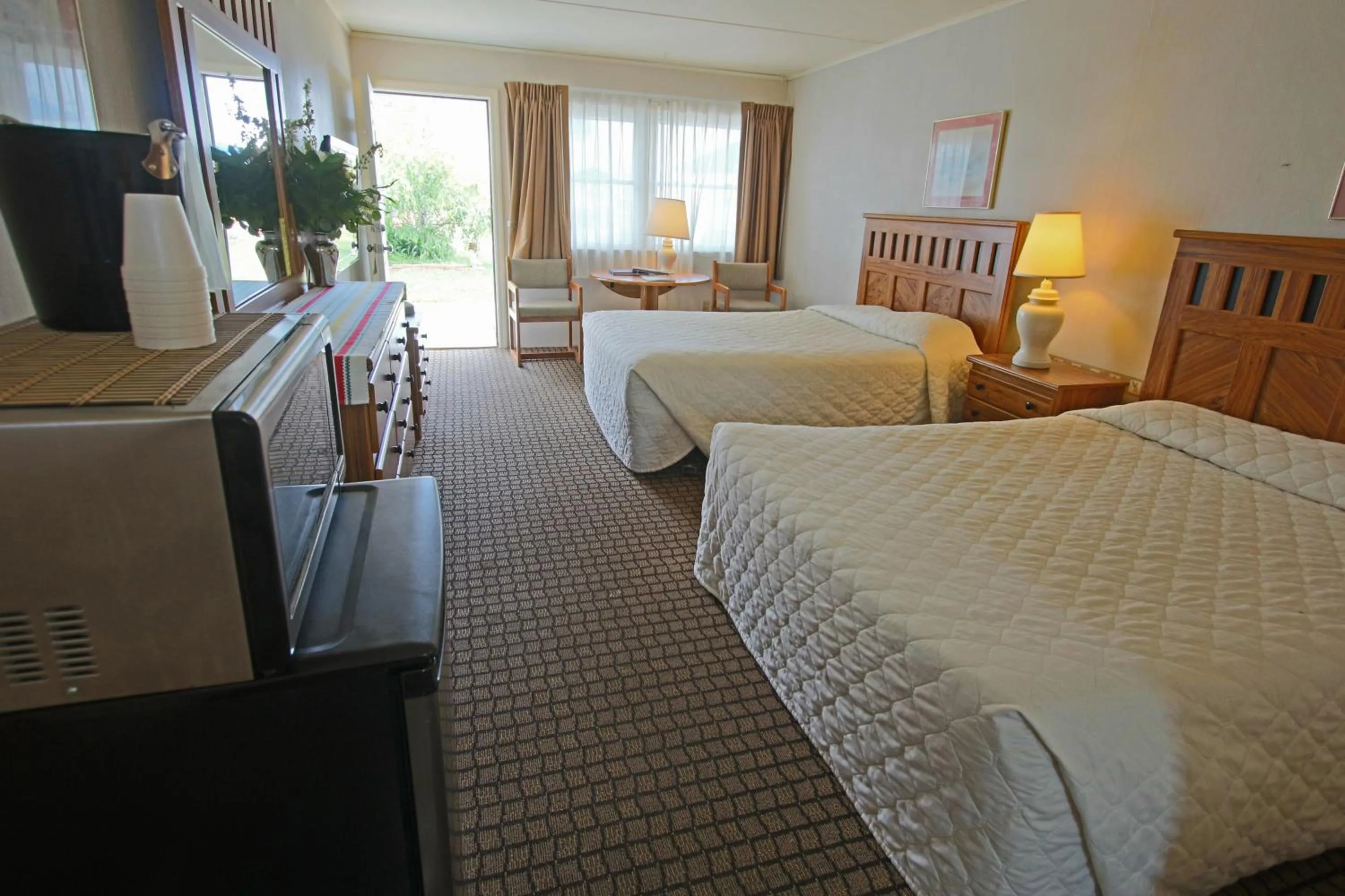 Photo of the whole room, Bed in Colton Court Motor Inn