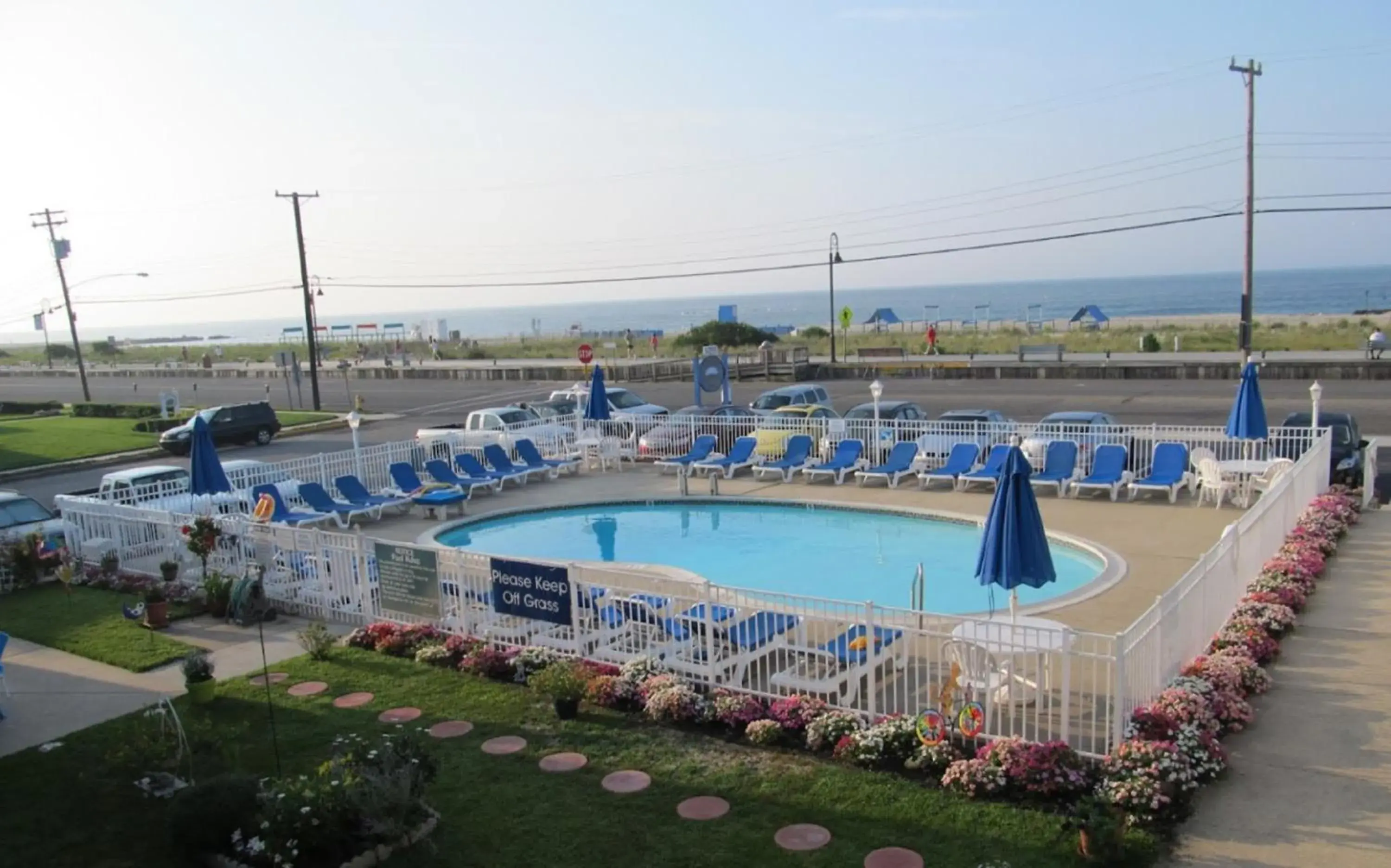 Suite with Double and Twin Bed - Ground Floor in Colton Court Motor Inn Suite with Double and Twin Bed - Ground Floor in Colton Court Motor Inn
