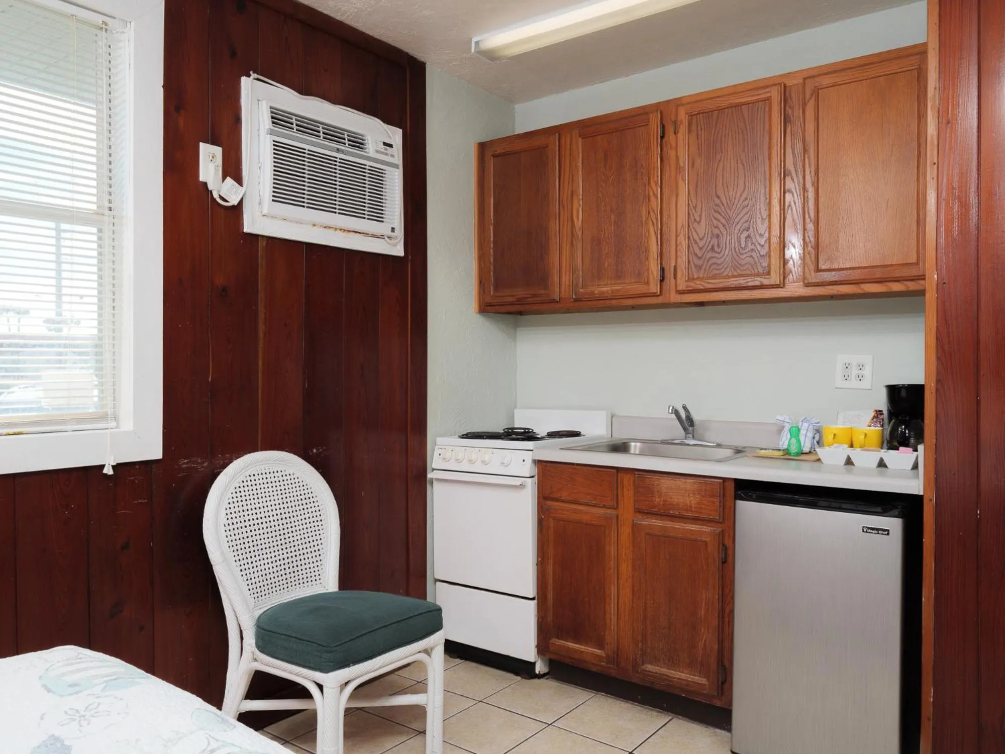 Kitchen or kitchenette in Sea Aire Oceanfront Inn