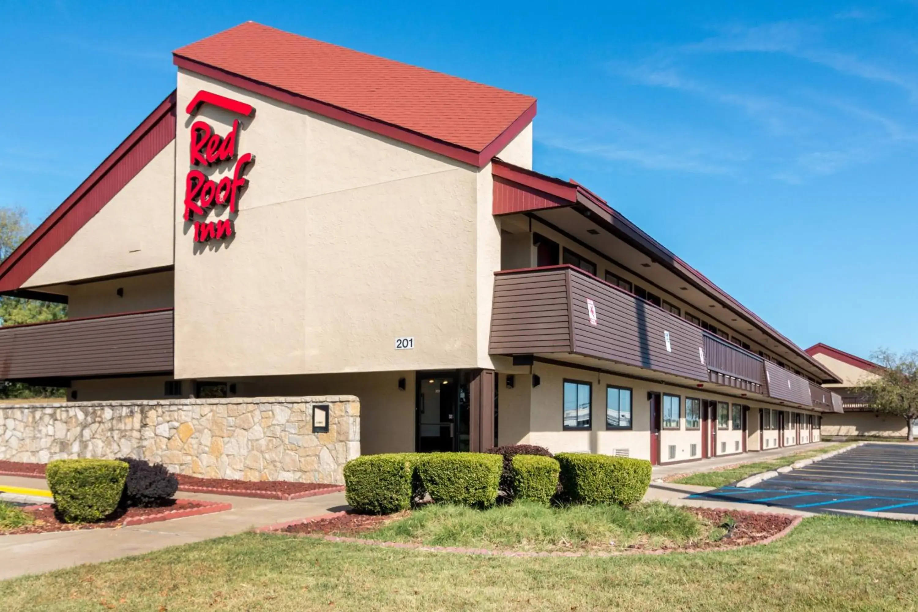 Property Building in Red Roof Inn Columbia, MO