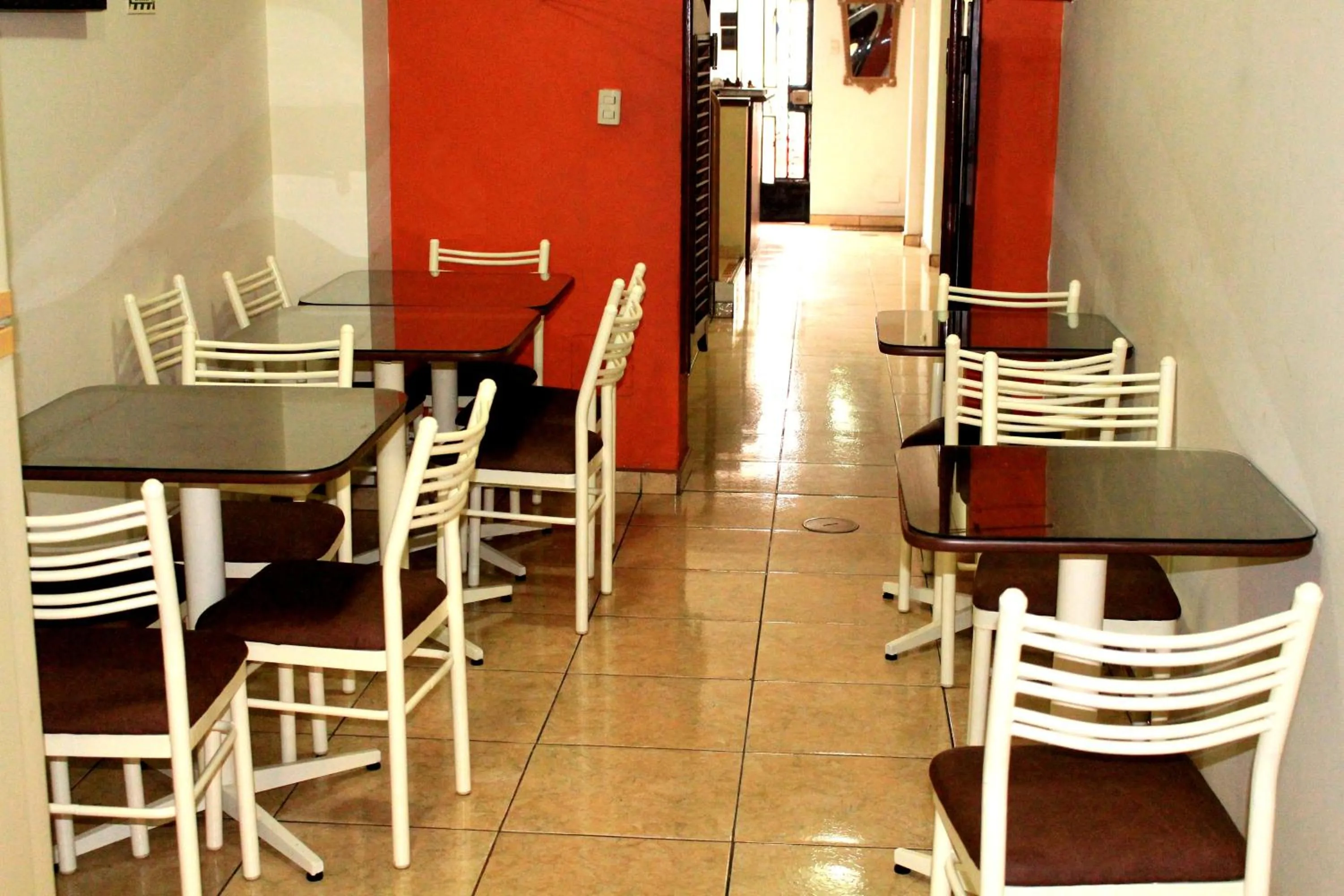 Restaurant/places to eat in Pretty House Hotel