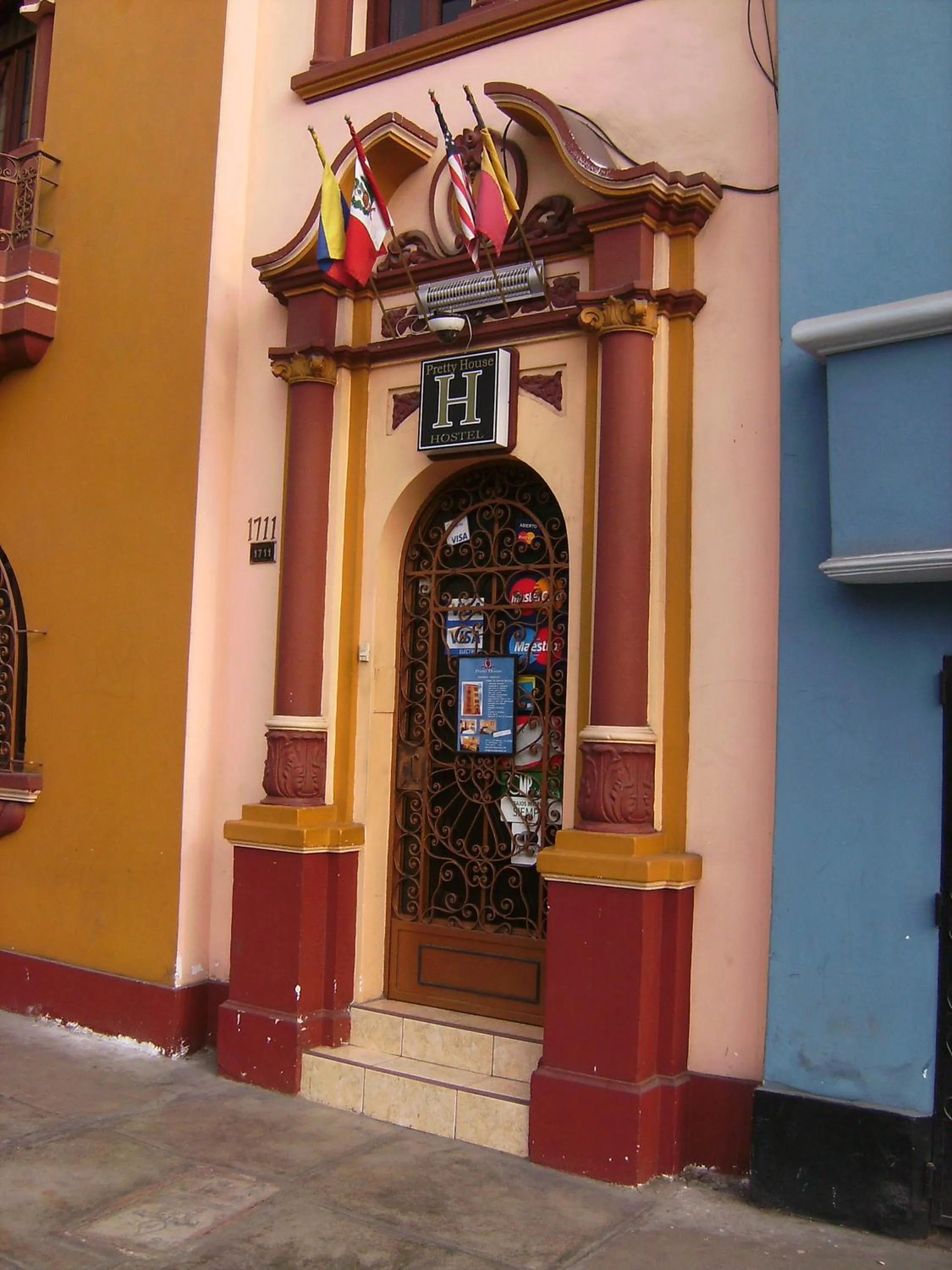 Facade/entrance in Pretty House Hotel
