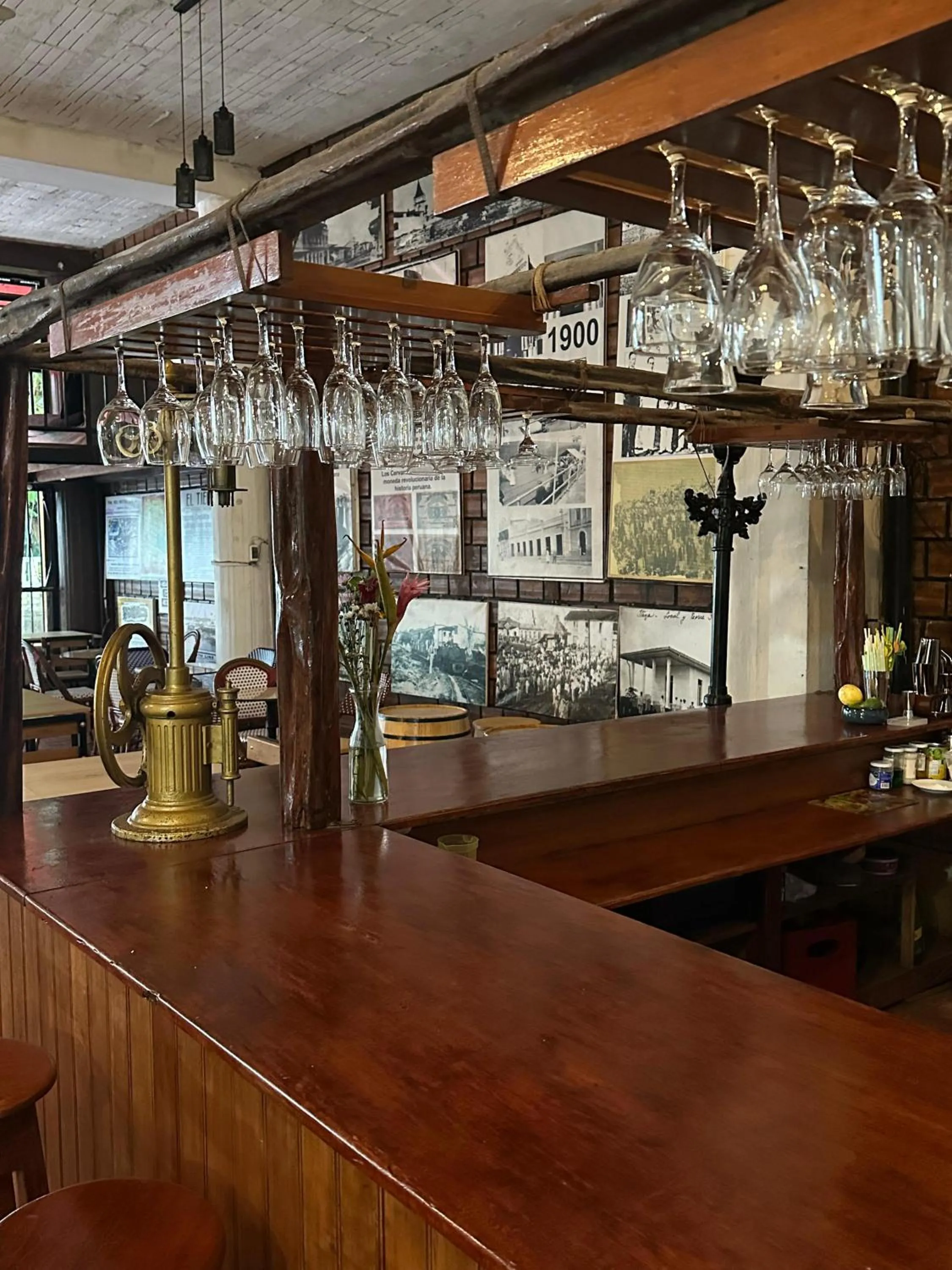 Lounge or bar in La Posada del Cauchero Hotel & Suites