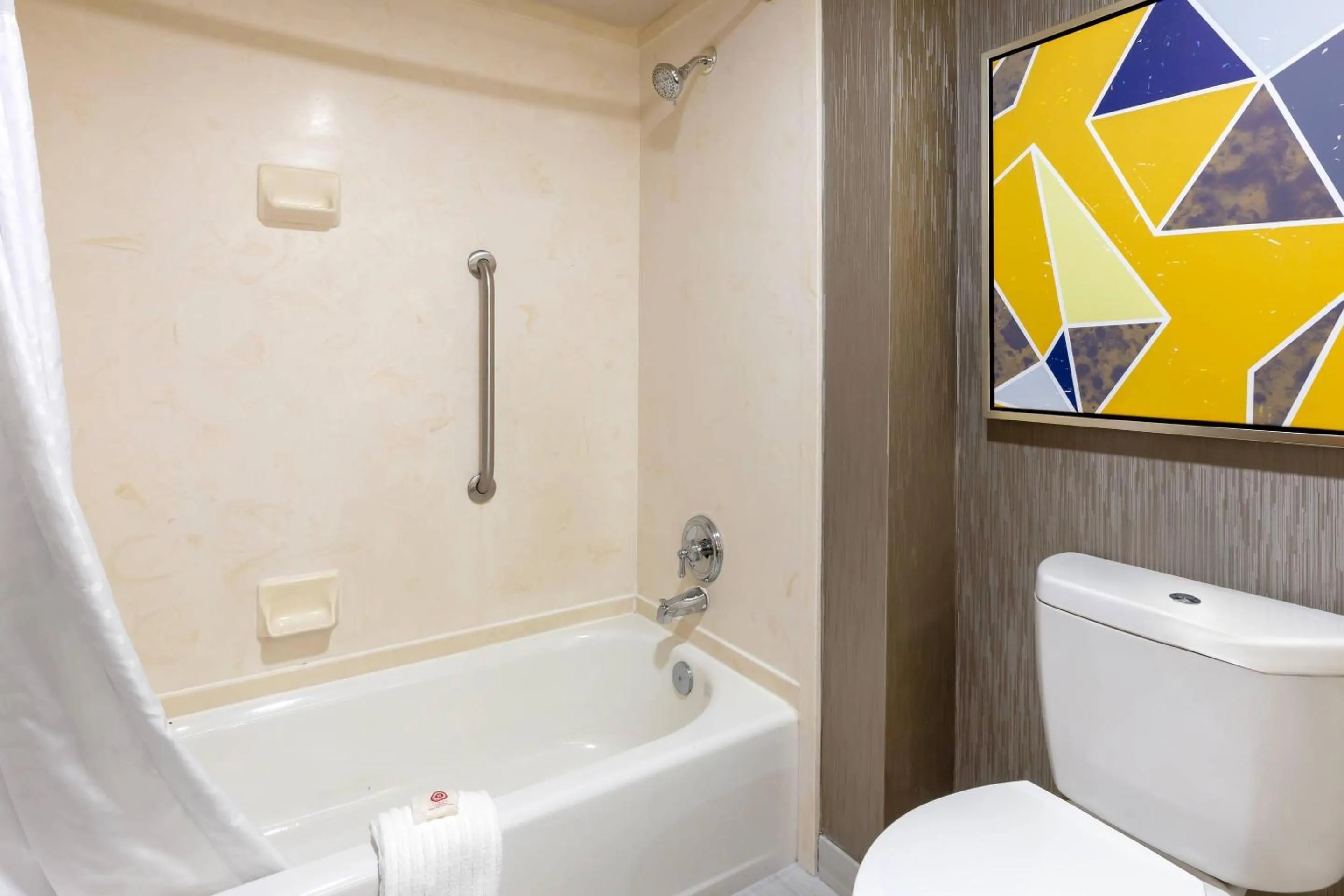 Bedroom in Comfort Inn & Suites Greenville Near East Carolina University