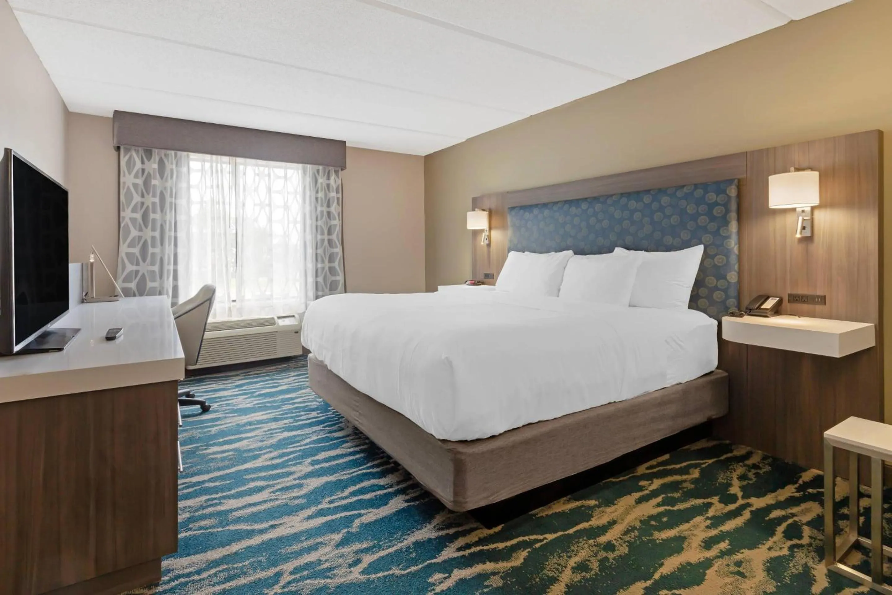 Bedroom, Bed in Comfort Inn & Suites Greenville Near East Carolina University