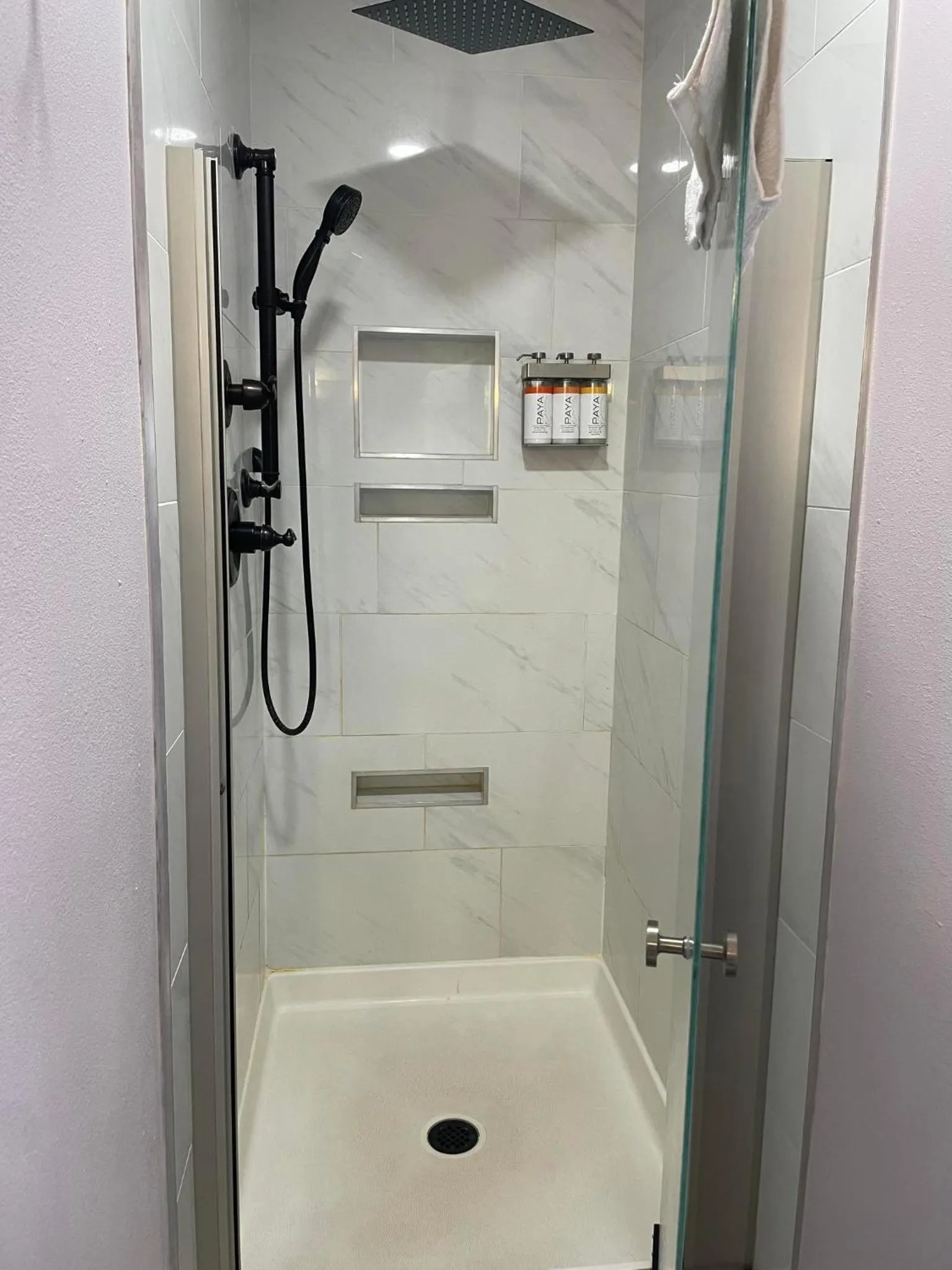 Shower in Sugarloaf Mountain Motel