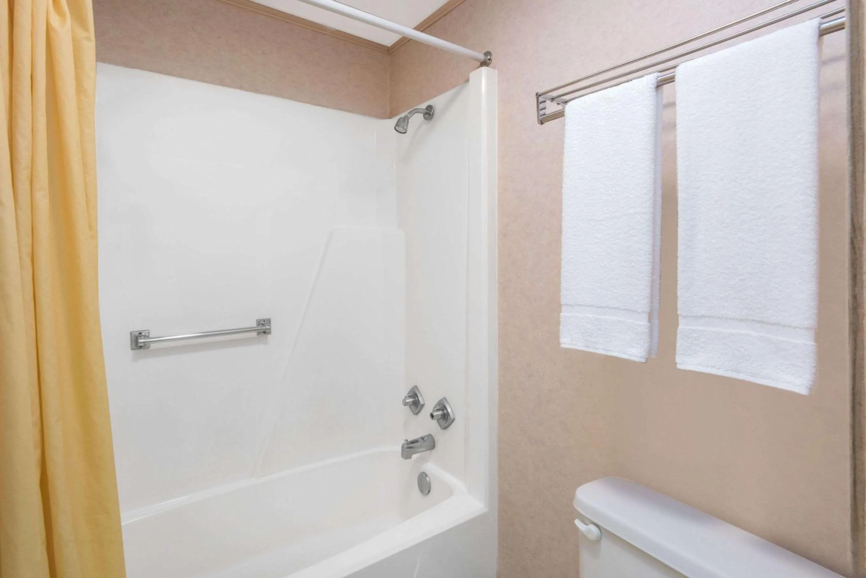 Photo of the whole room, Bathroom in Knights Inn Canton