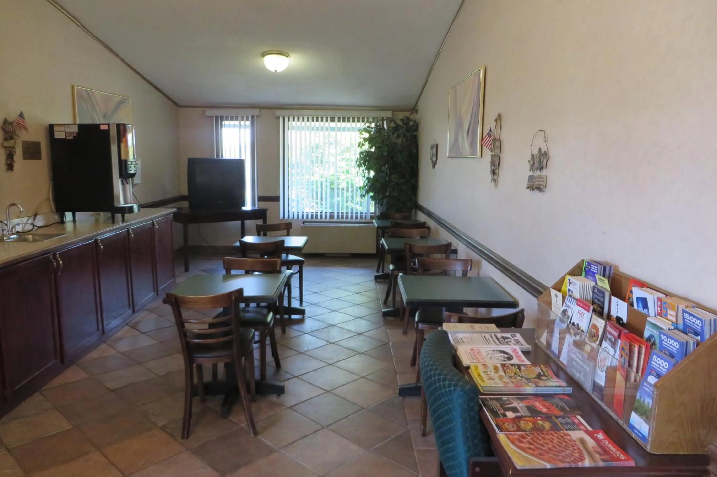 Lobby or reception in Knights Inn Canton