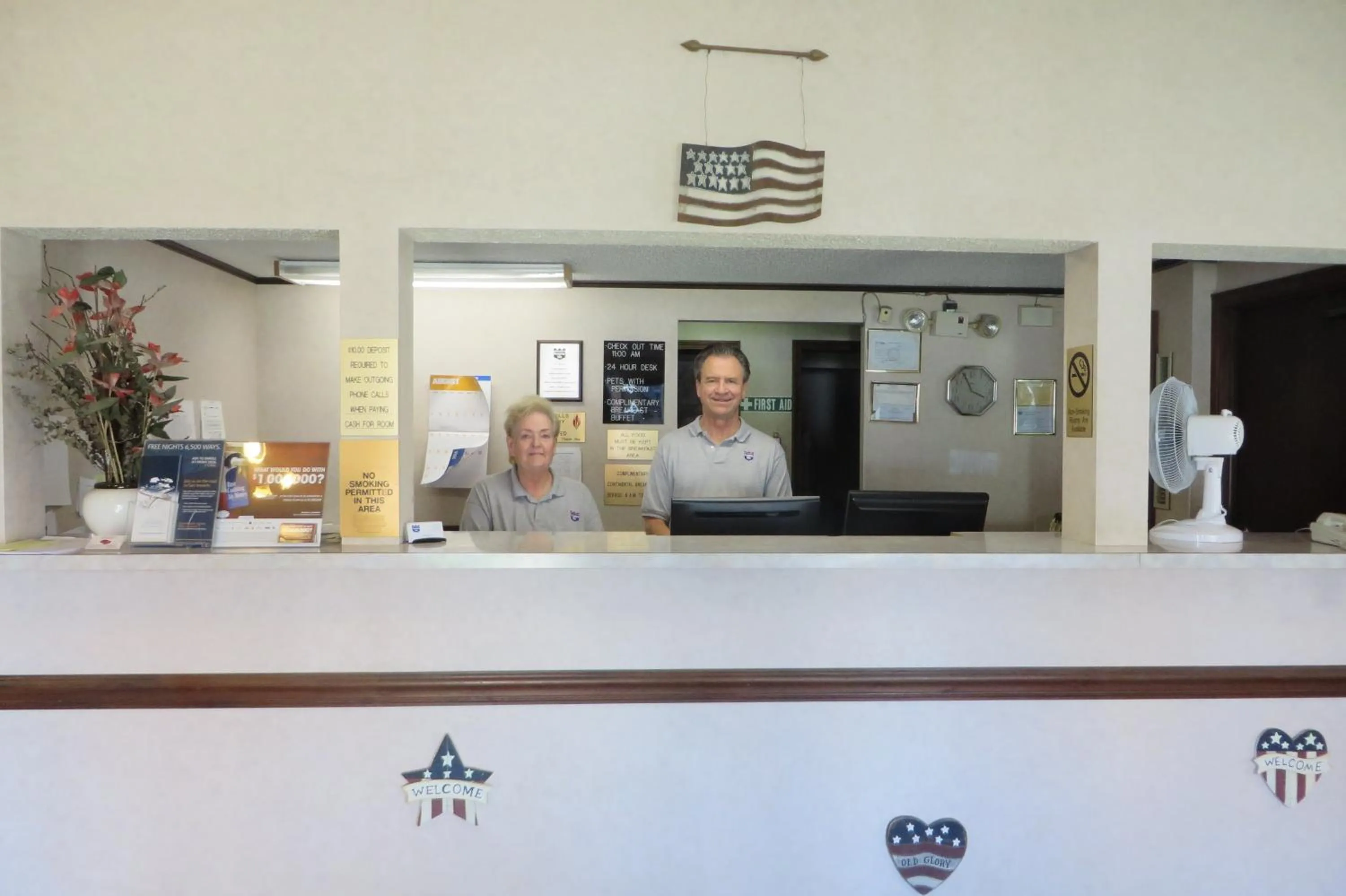 Lobby or reception, Lobby/Reception in Knights Inn Canton