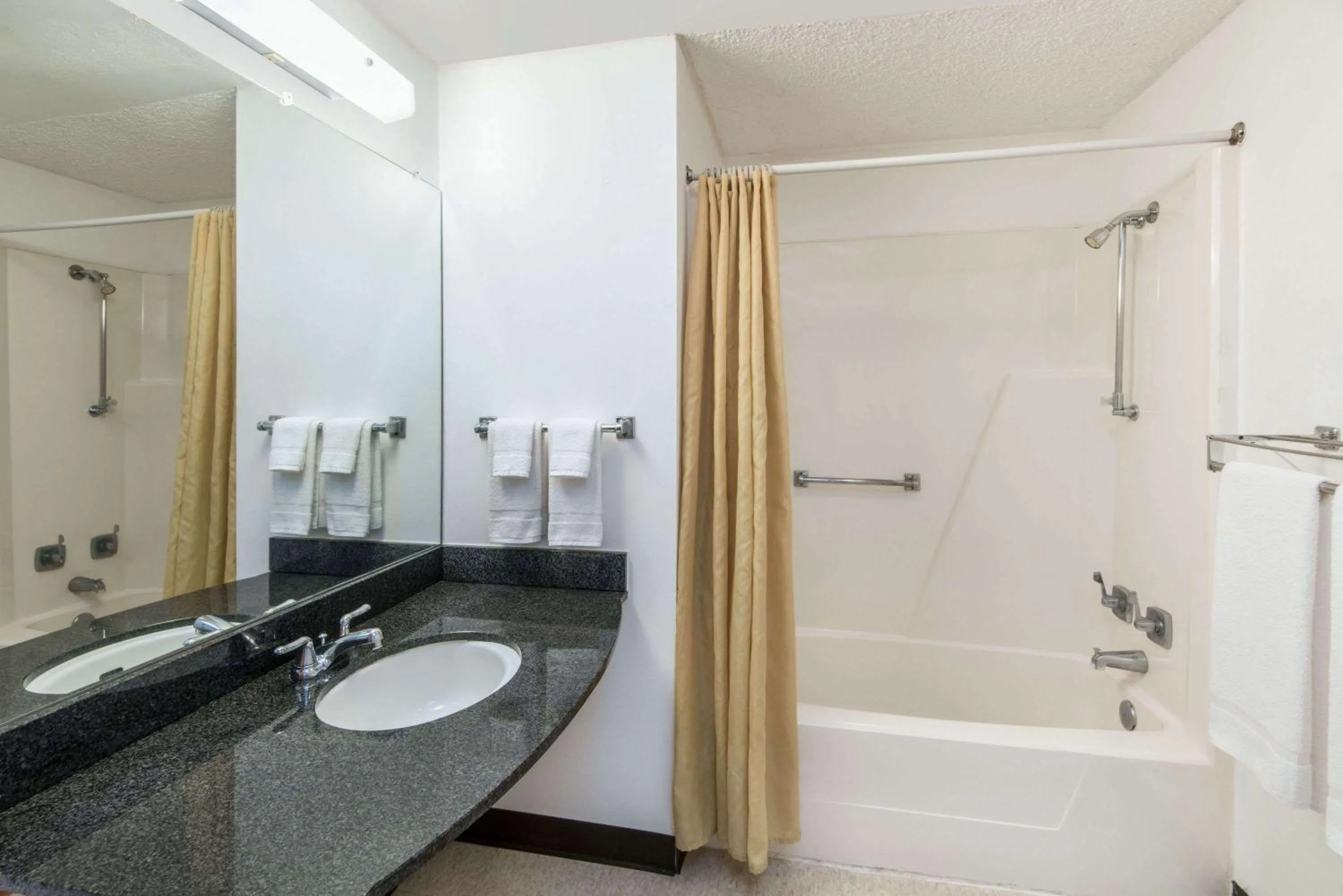 Photo of the whole room, Bathroom in Knights Inn Canton