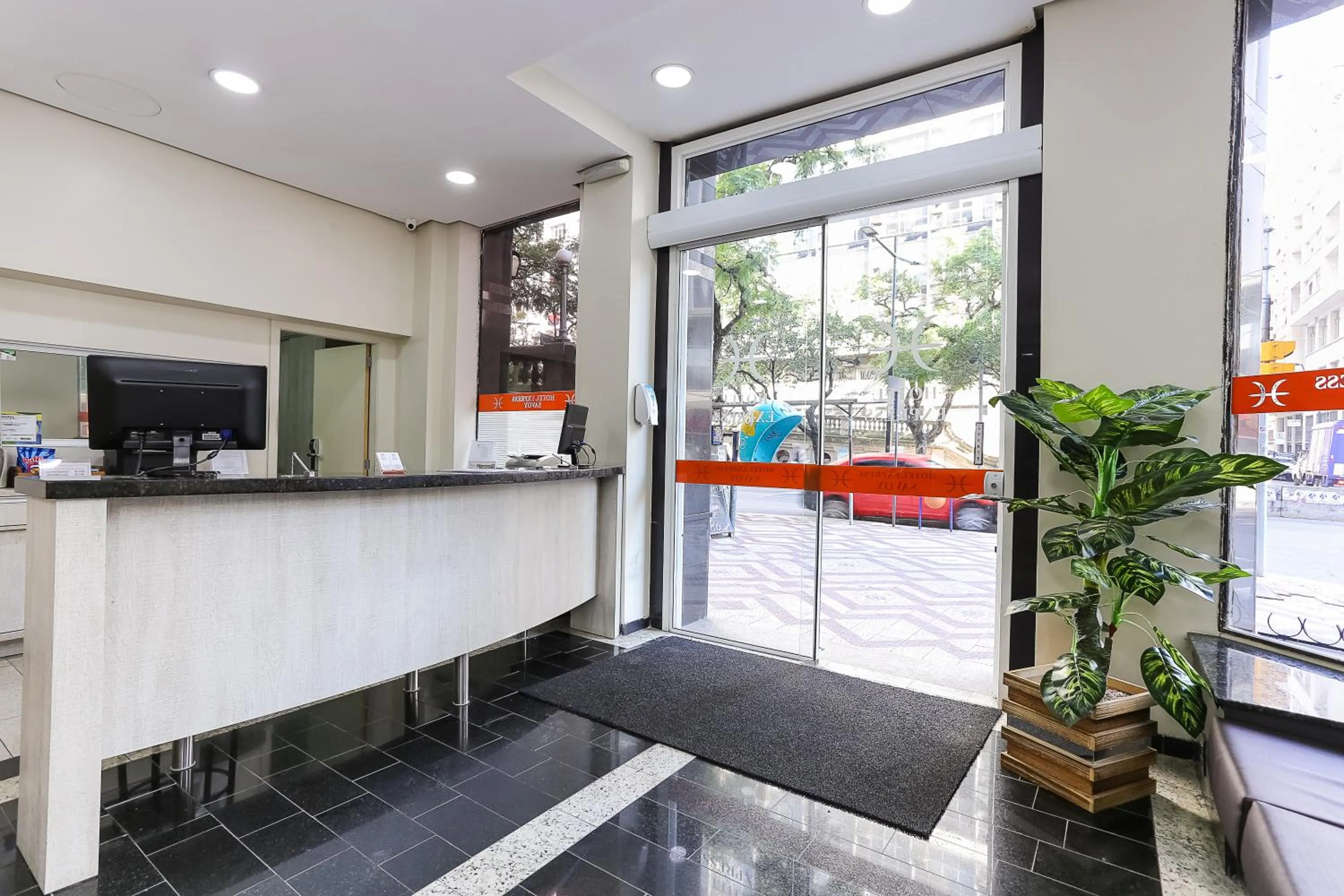 Facade/entrance in Hotel Express Savoy - Centro Histórico