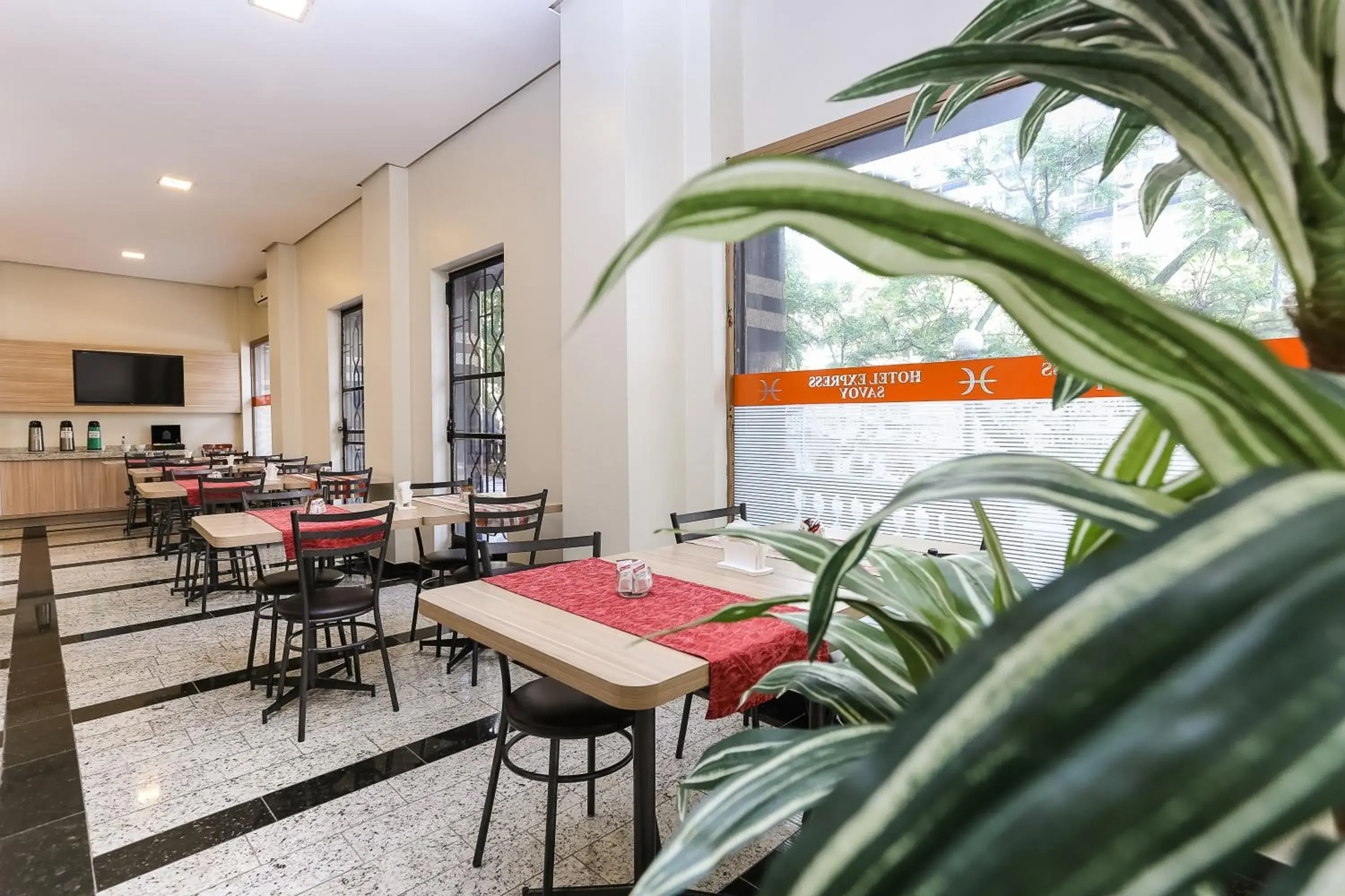 Restaurant/places to eat in Hotel Express Savoy - Centro Histórico Restaurant/places to eat in Hotel Express Savoy - Centro Histórico