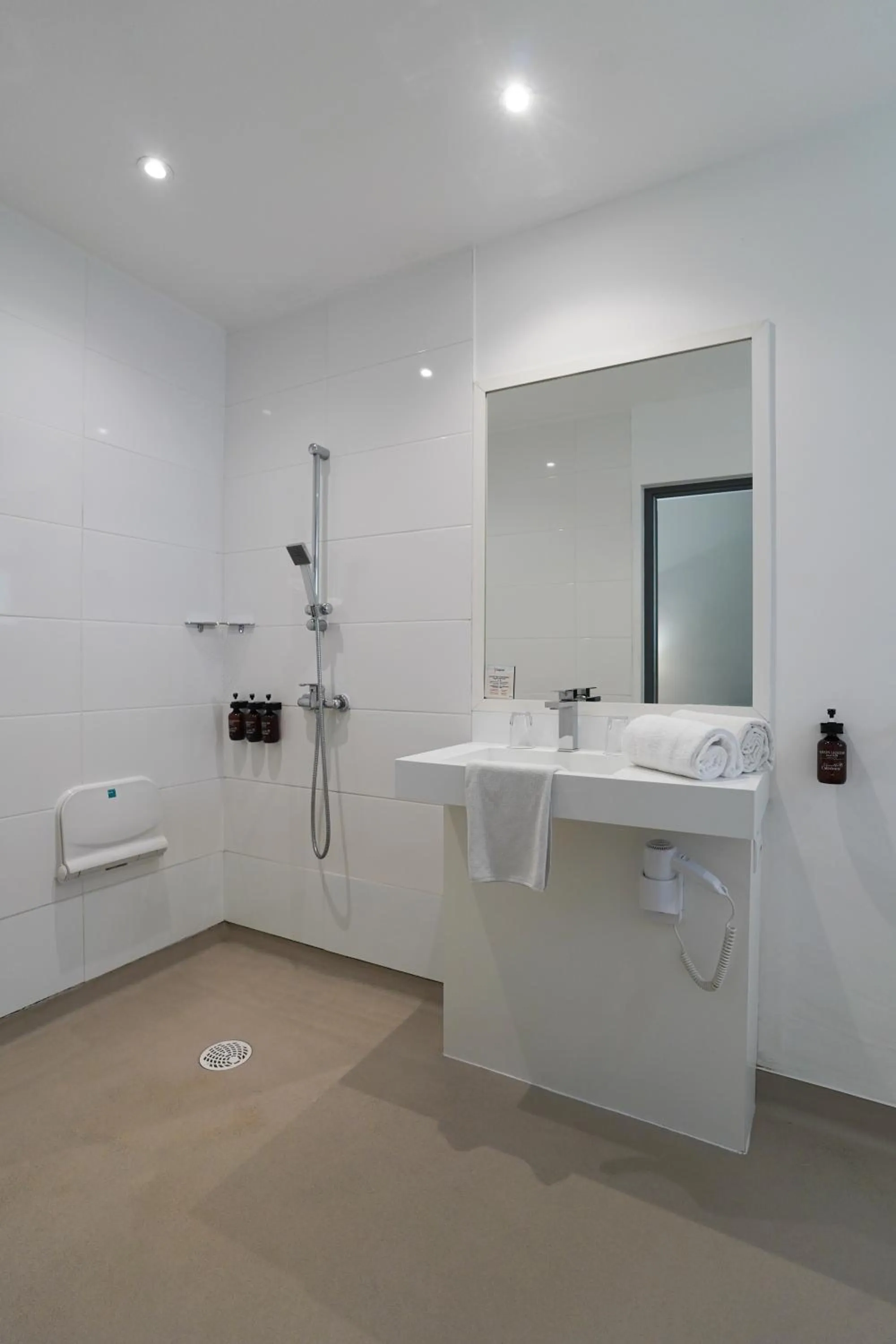 Toilet in Hotel Beaurivage