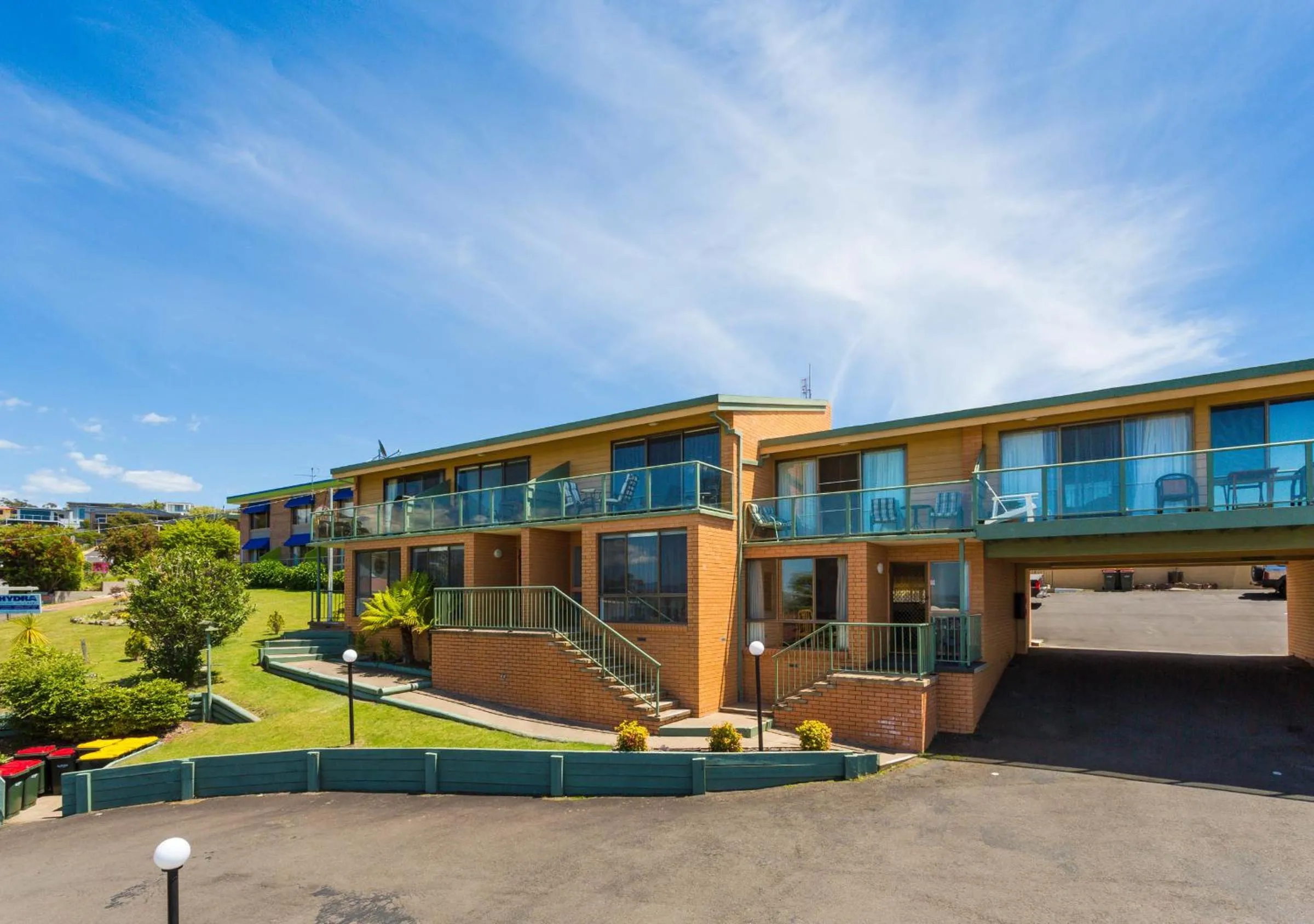 Facade/entrance in Panoramic Townhouses by Lisa