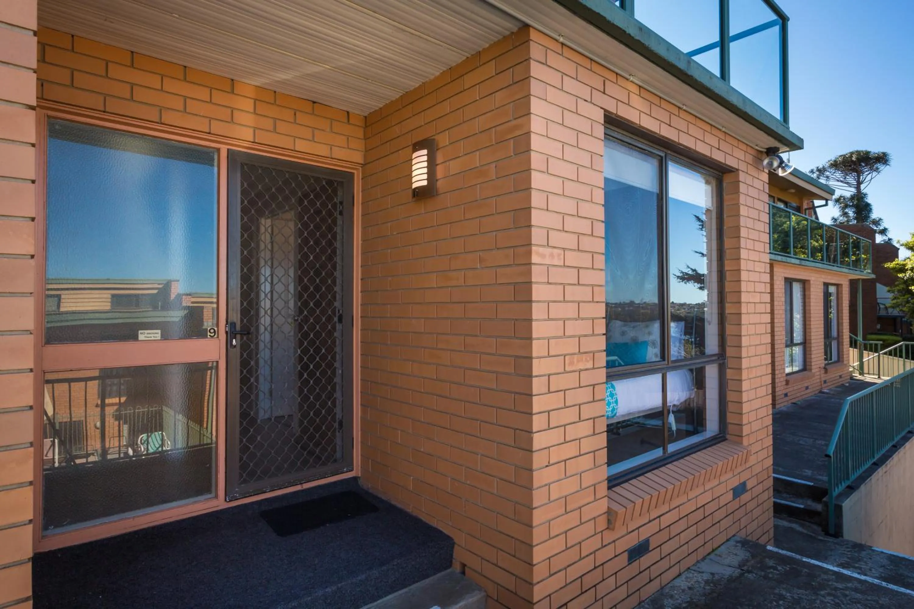 Facade/entrance in Panoramic Townhouses by Lisa