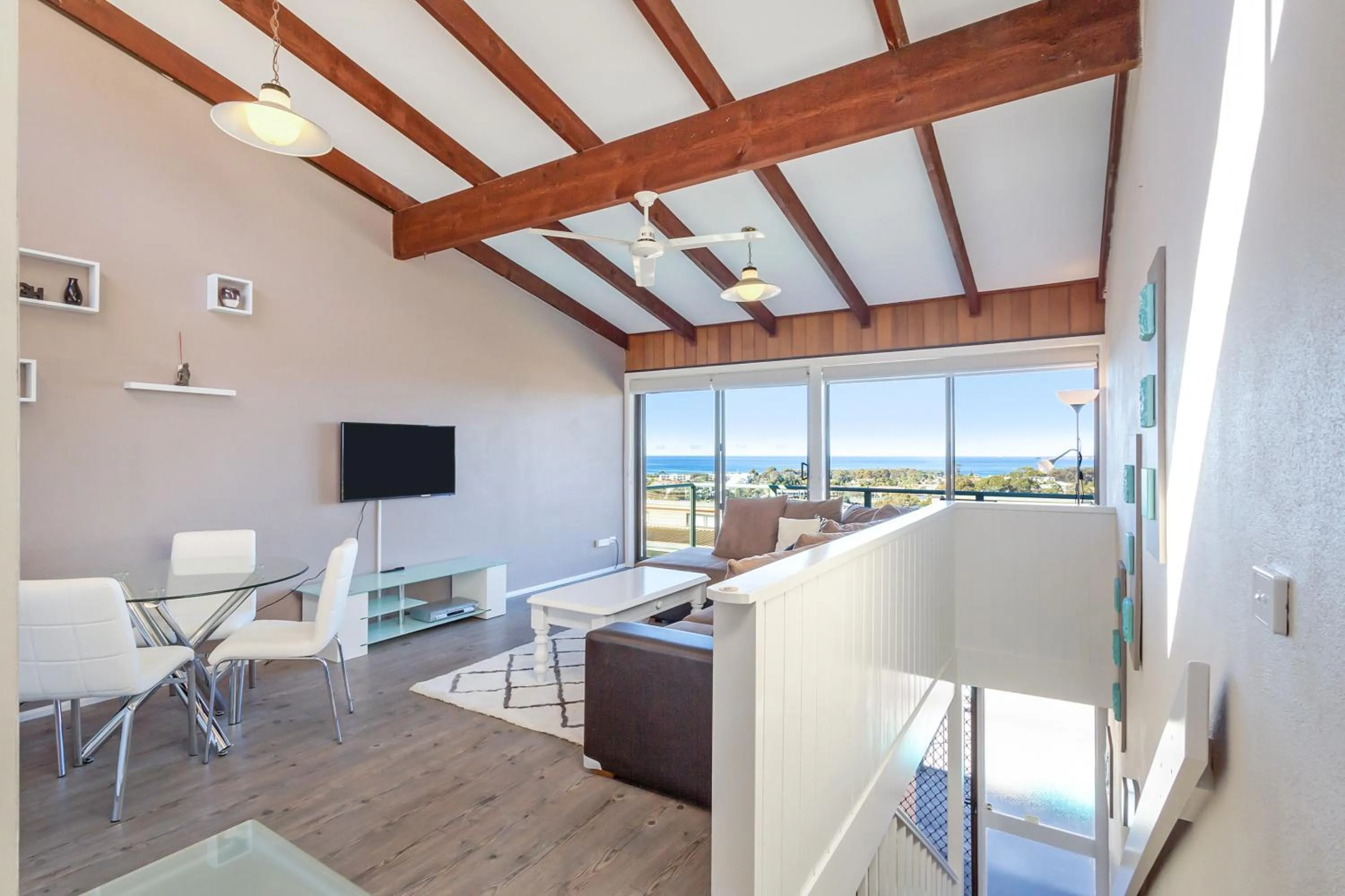 Living room in Panoramic Townhouses by Lisa