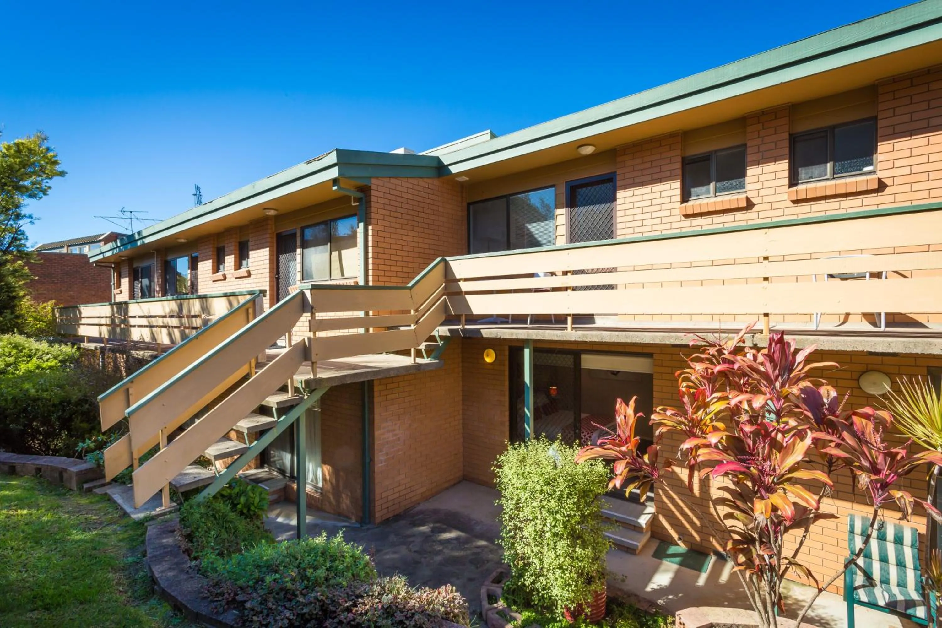 Garden in Panoramic Townhouses by Lisa
