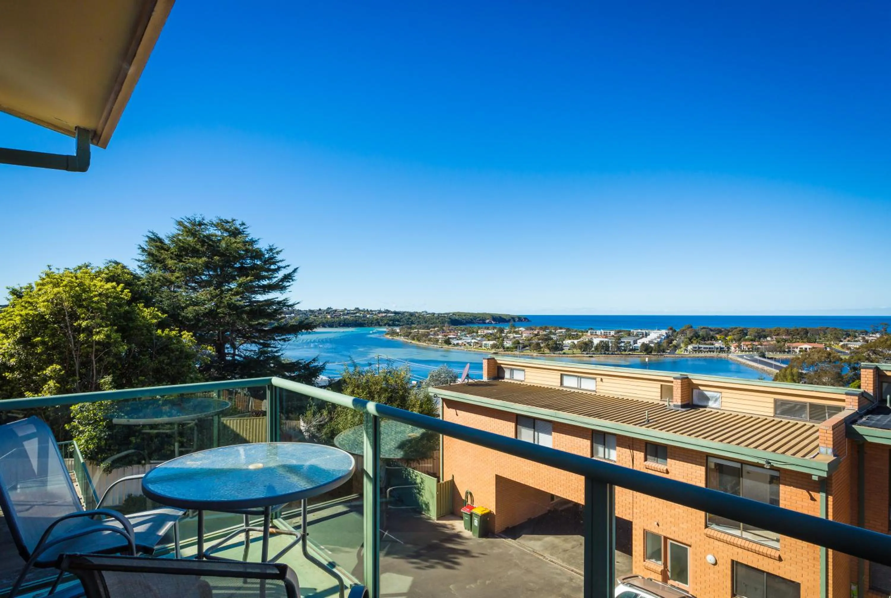 Balcony/Terrace in Panoramic Townhouses by Lisa