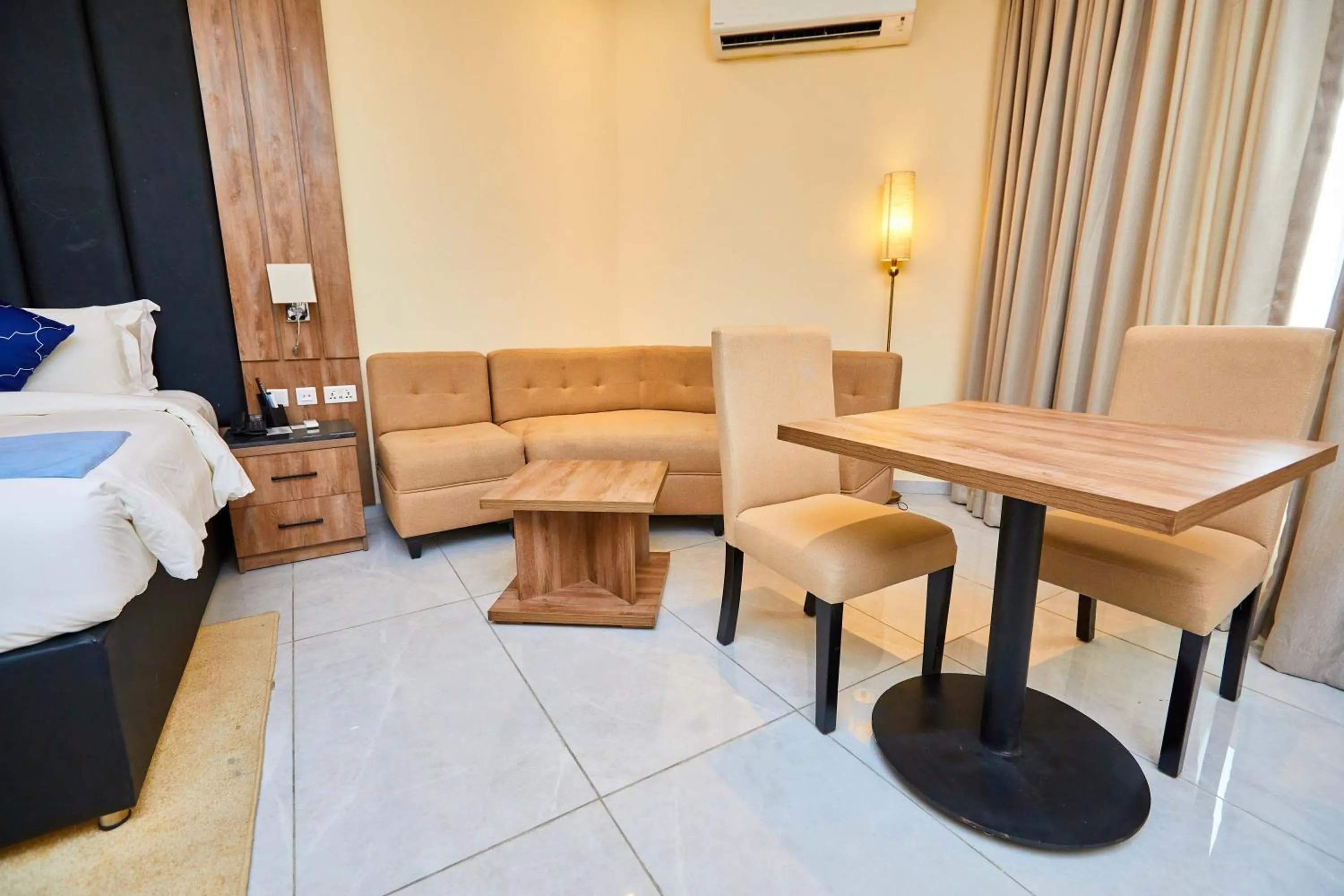 Dining area in Vintano Hotel