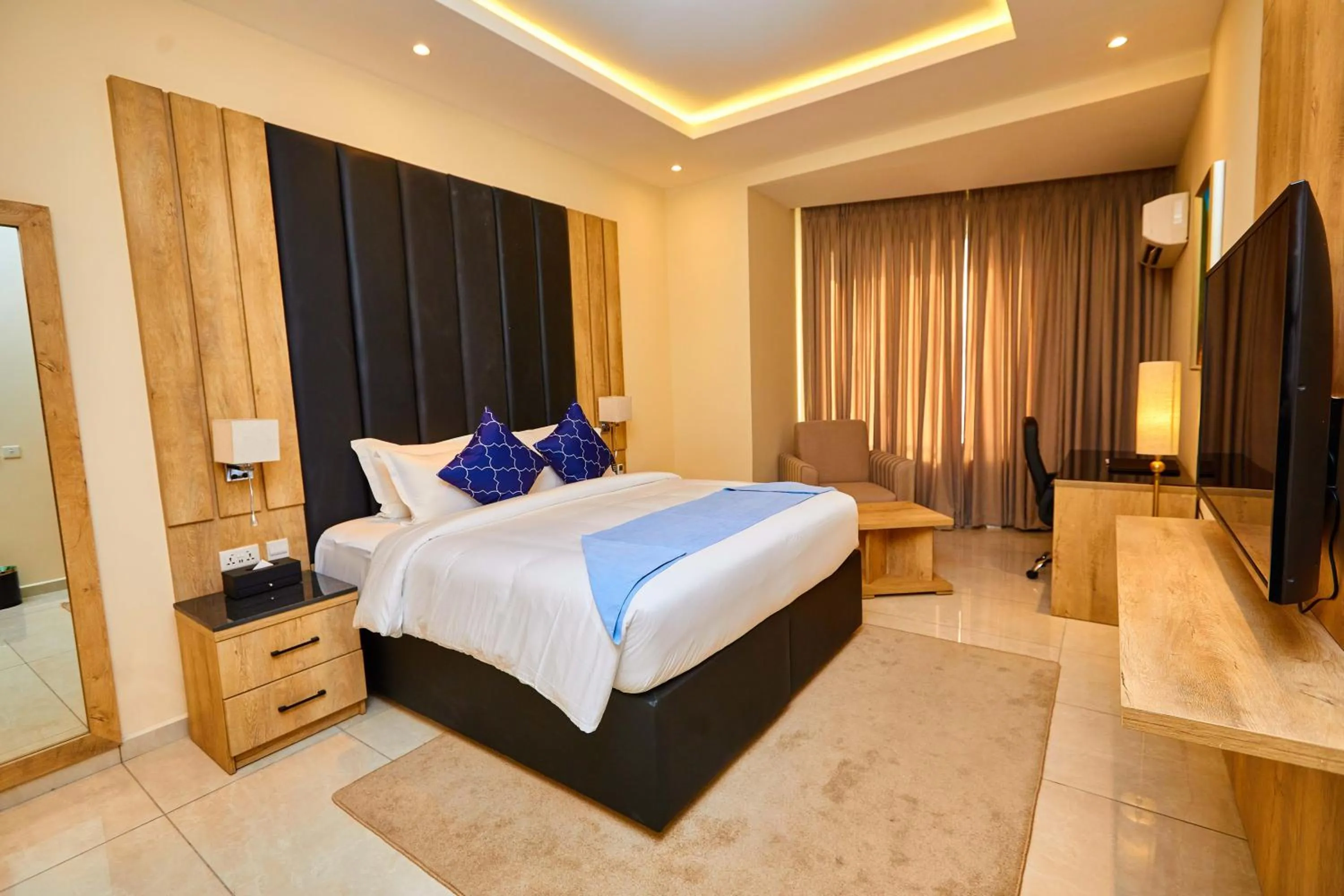 Photo of the whole room, Bed in Vintano Hotel