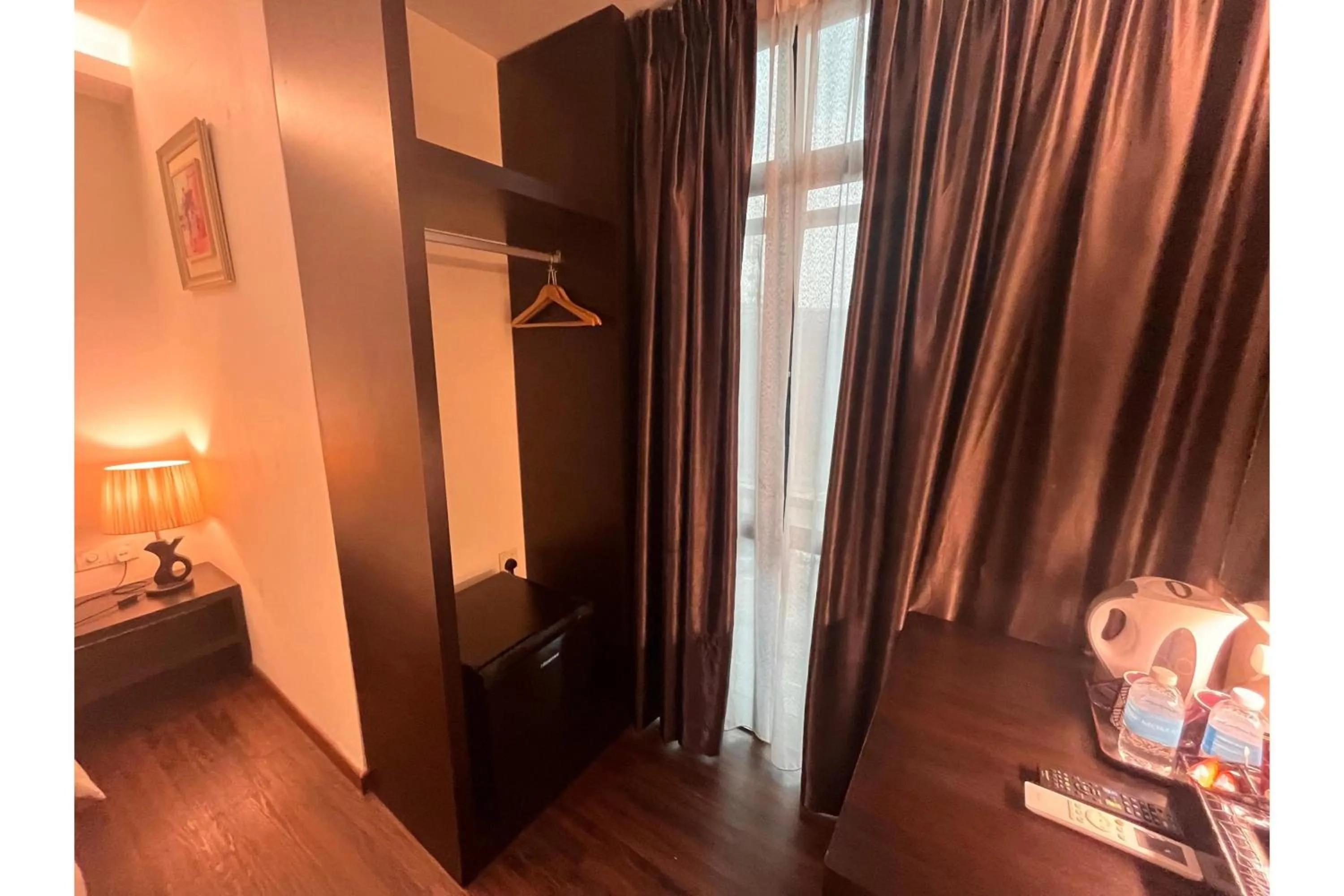 Bedroom, Bed in Grand World Hotel