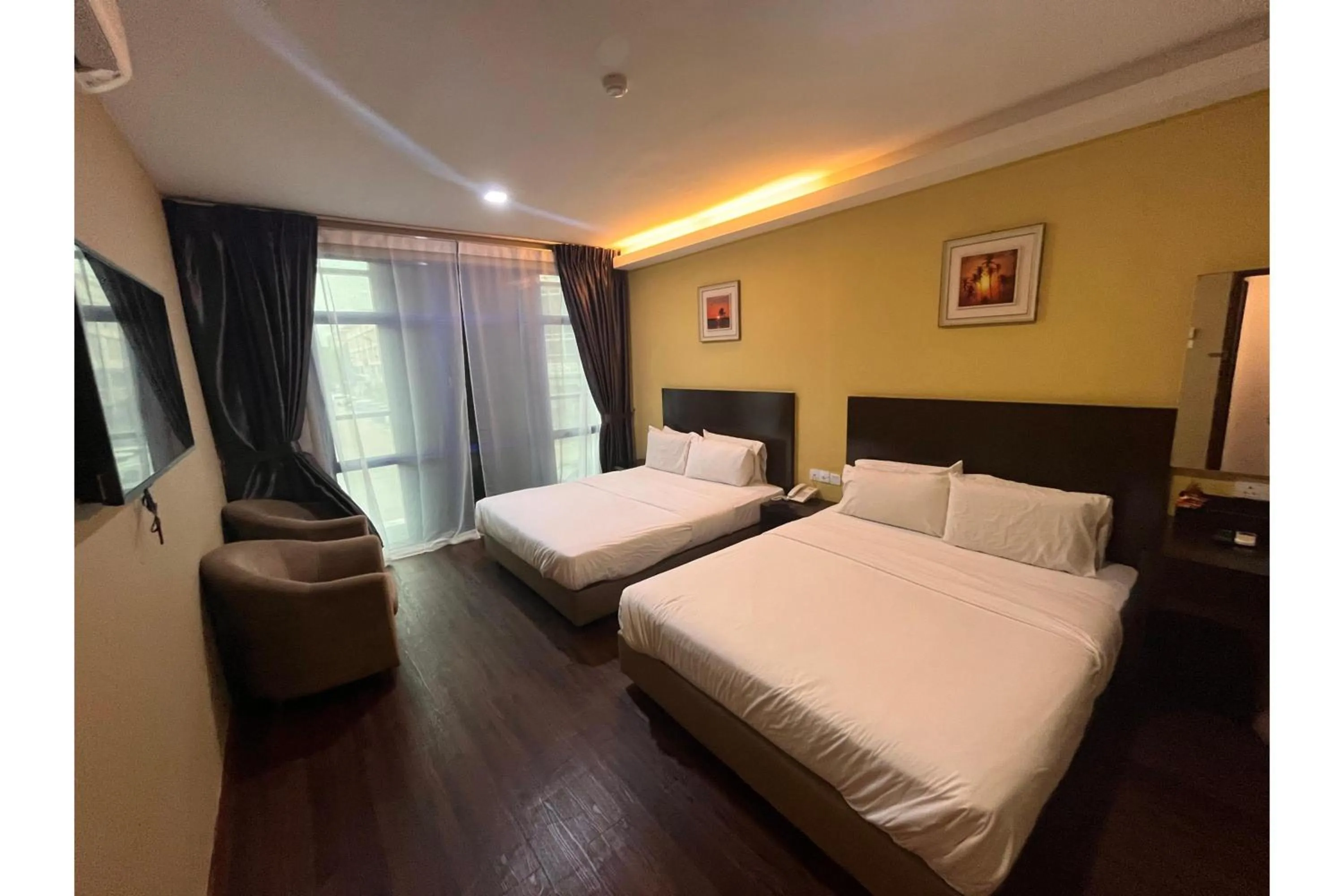 Bedroom, Bed in Grand World Hotel