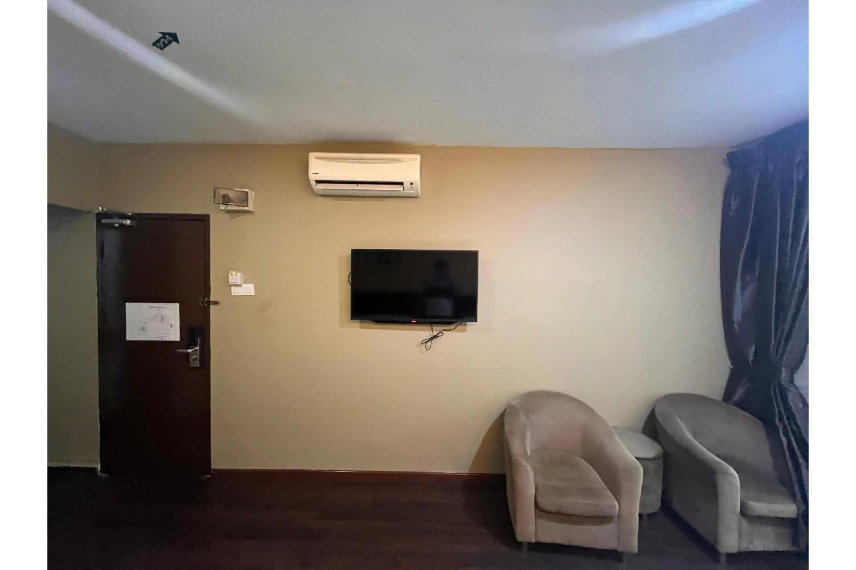 Bedroom in Grand World Hotel