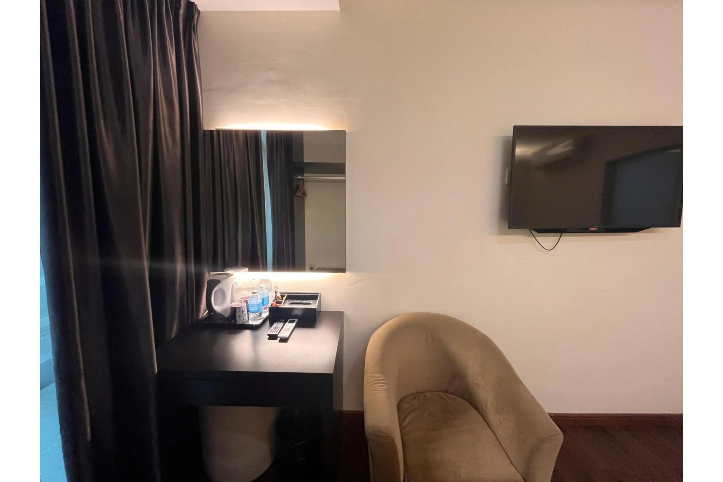 Bedroom in Grand World Hotel