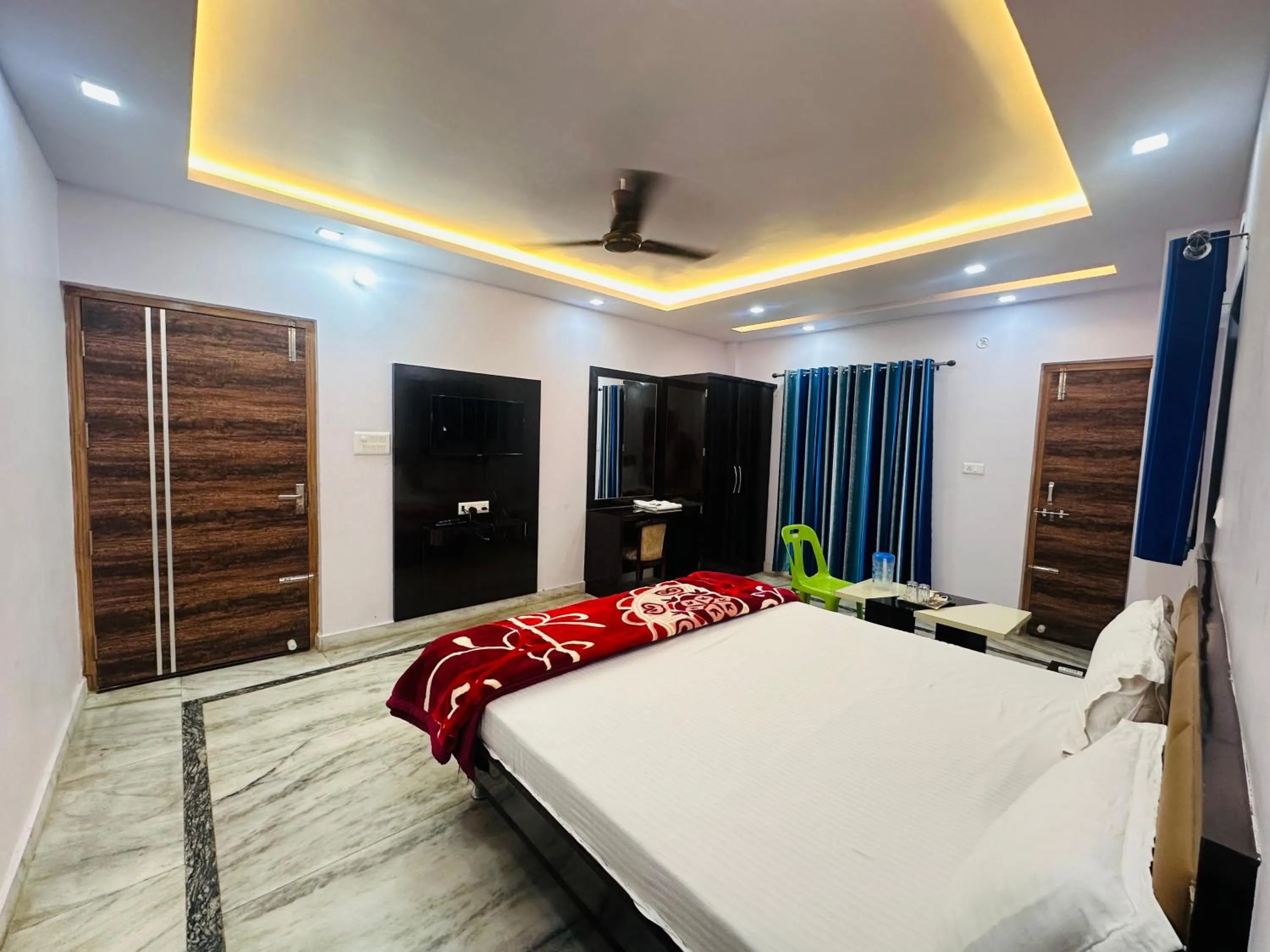 Bed in Hotel Pink Paradise