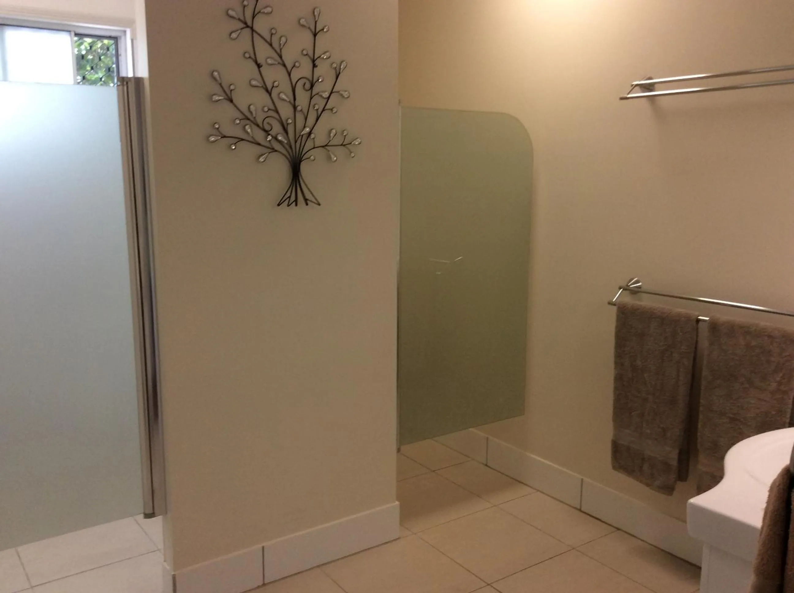 Bathroom in Tinaroo Sunset Retreat