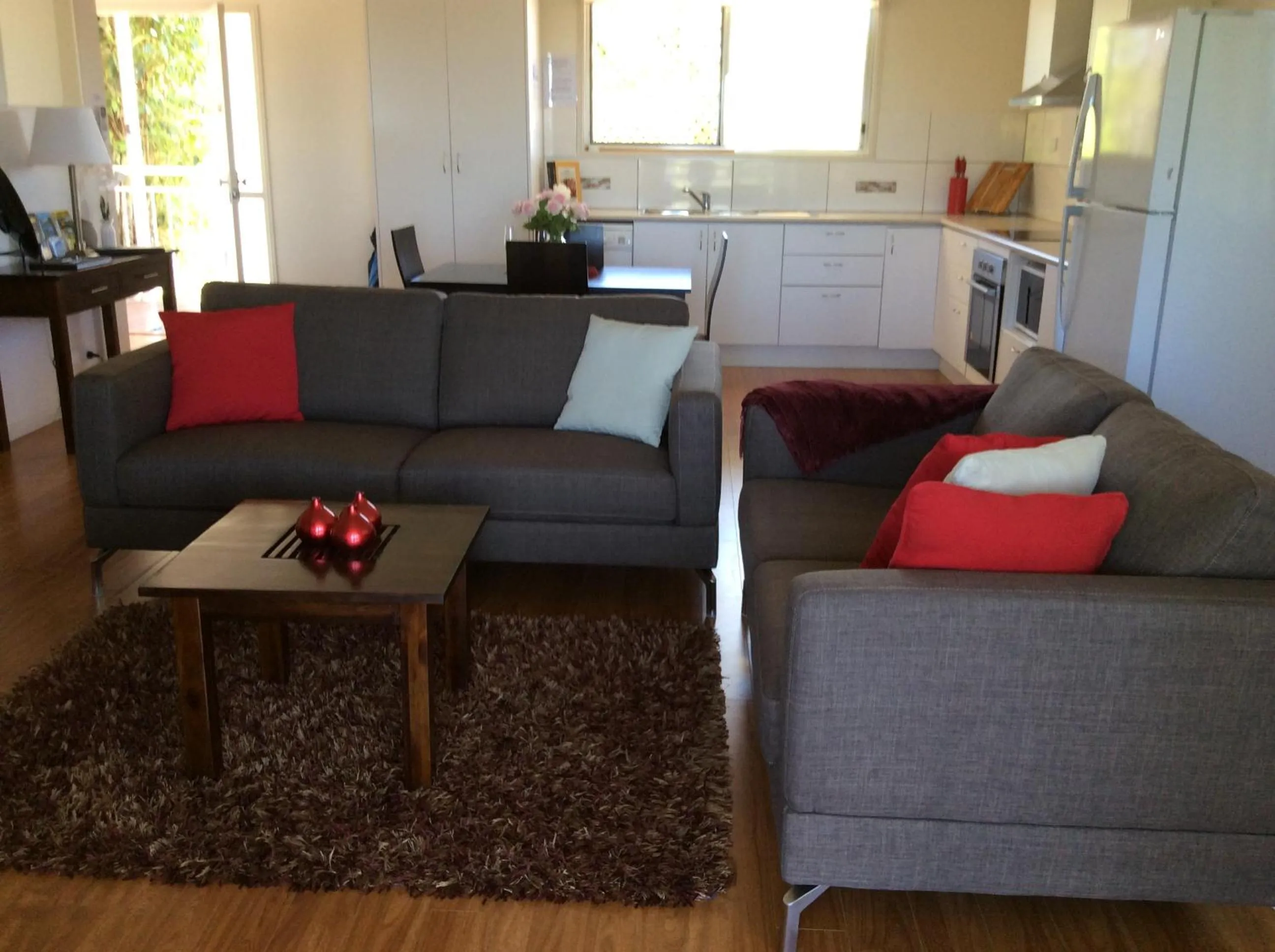 Kitchen or kitchenette in Tinaroo Sunset Retreat