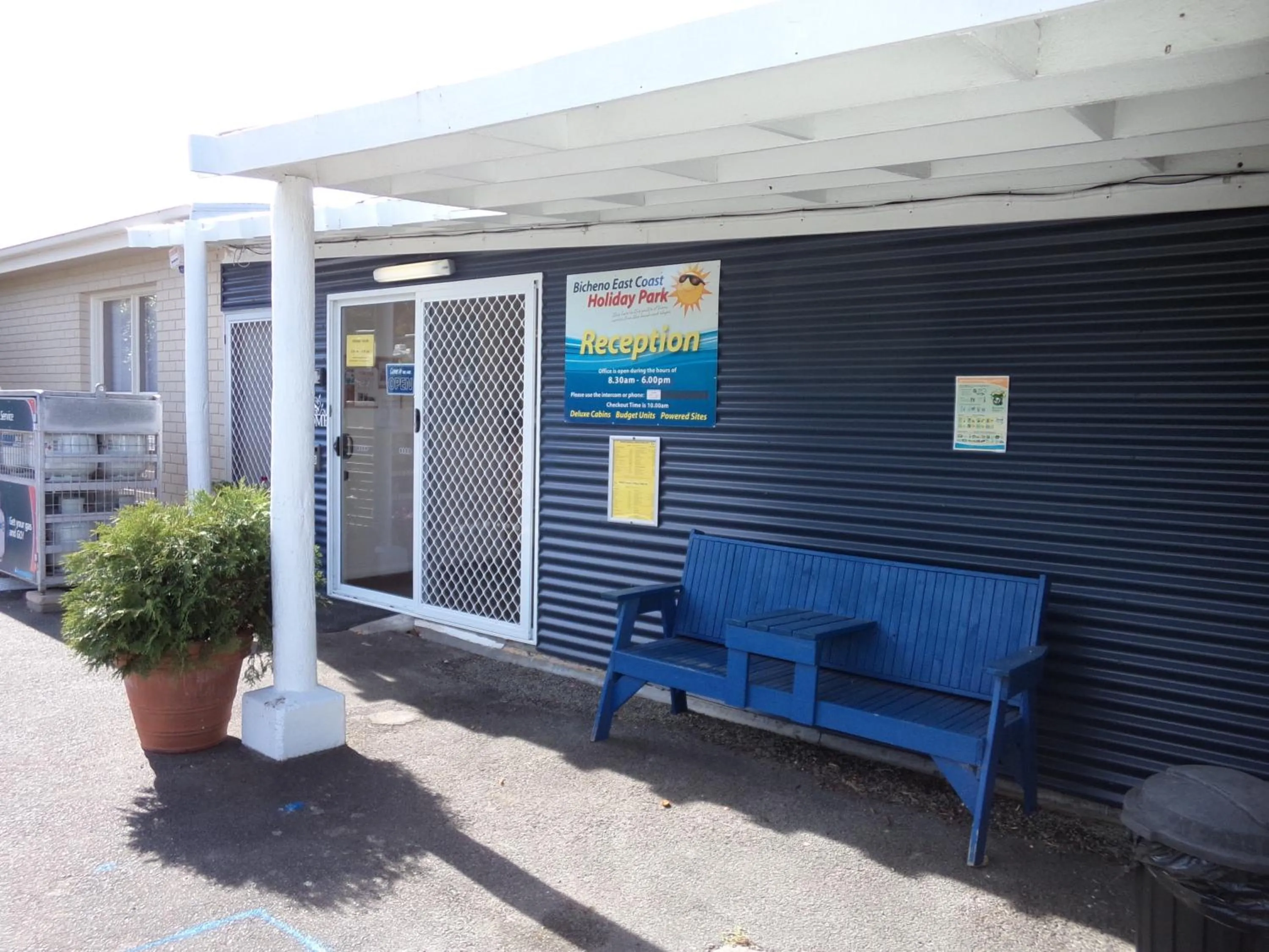 Facade/entrance in Bicheno East Coast Holiday Park