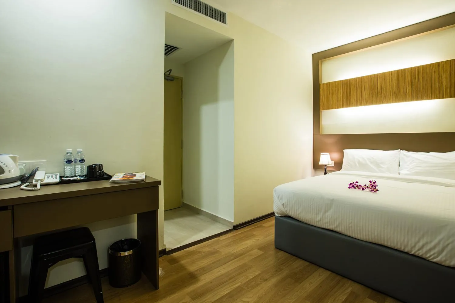 View (from property/room), Bed in Hotel CIQ @ Wong Ah Fook