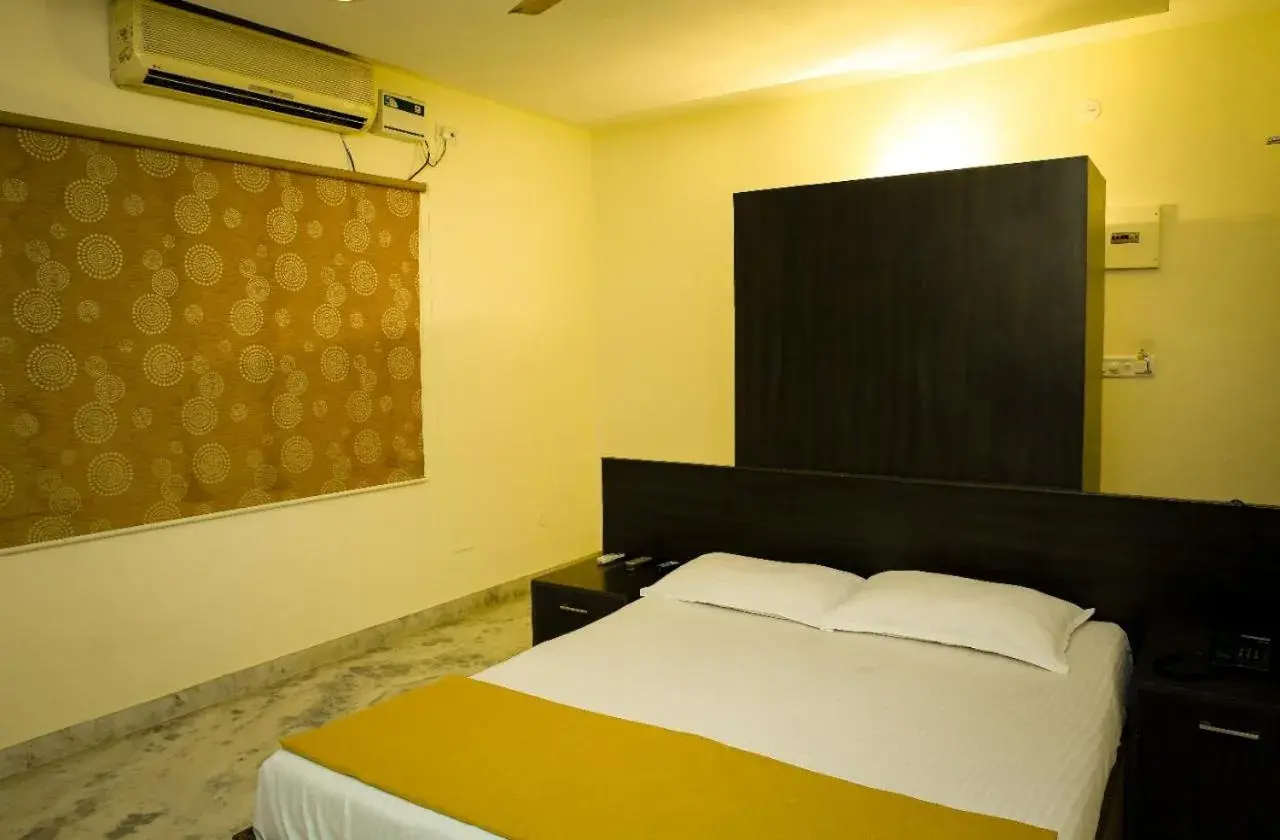 Bedroom, Bed in Hotel Arunachala Bedroom, Bed in Hotel Arunachala