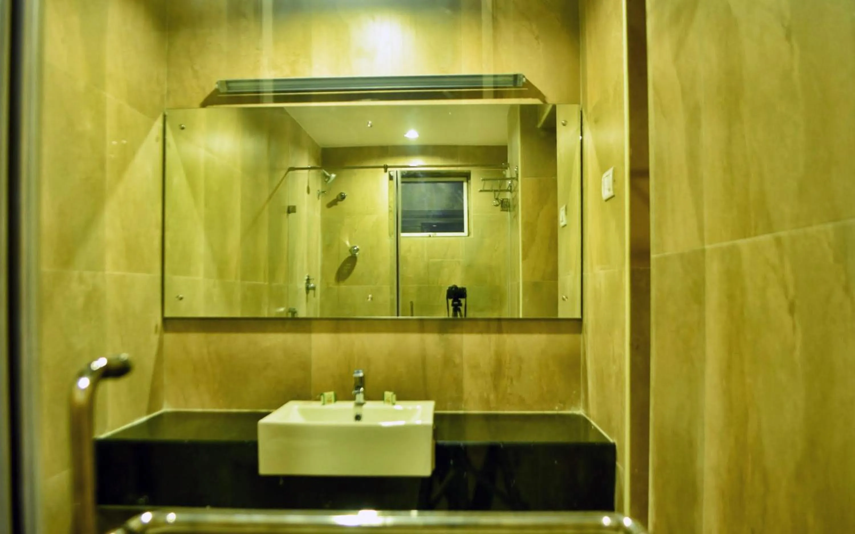 Bathroom in Hotel Arunachala