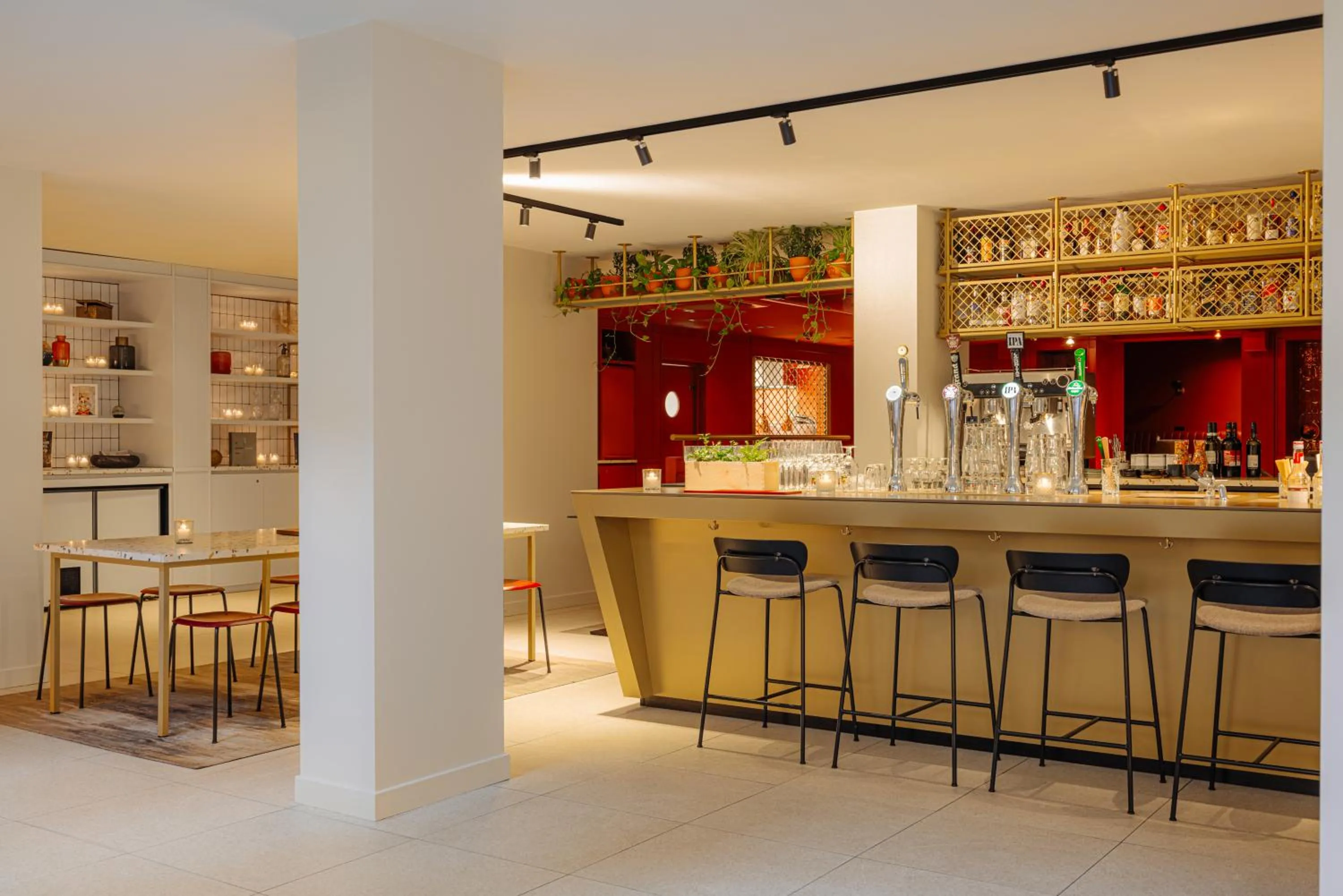 Lounge or bar in Eden Hotel Amsterdam