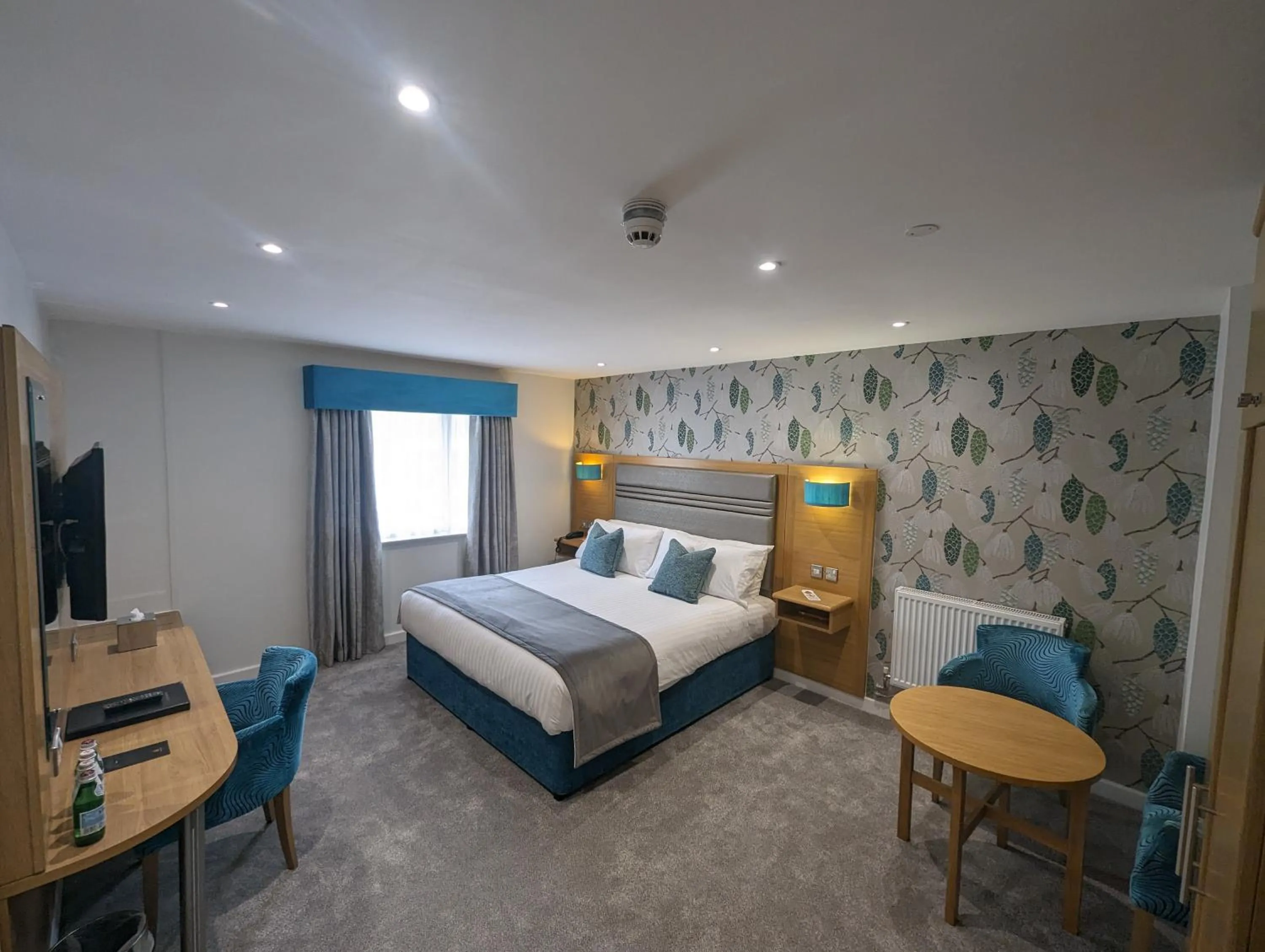 Bedroom, Bed in The Briar Court Hotel