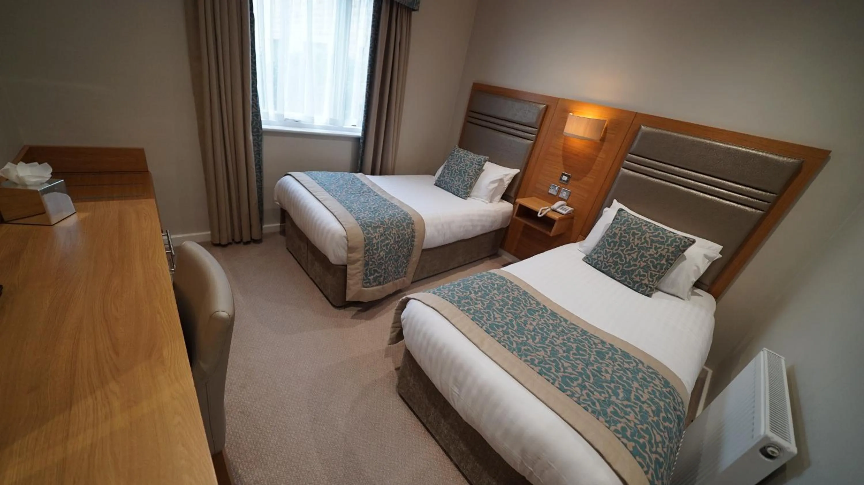 Bedroom, Bed in The Briar Court Hotel