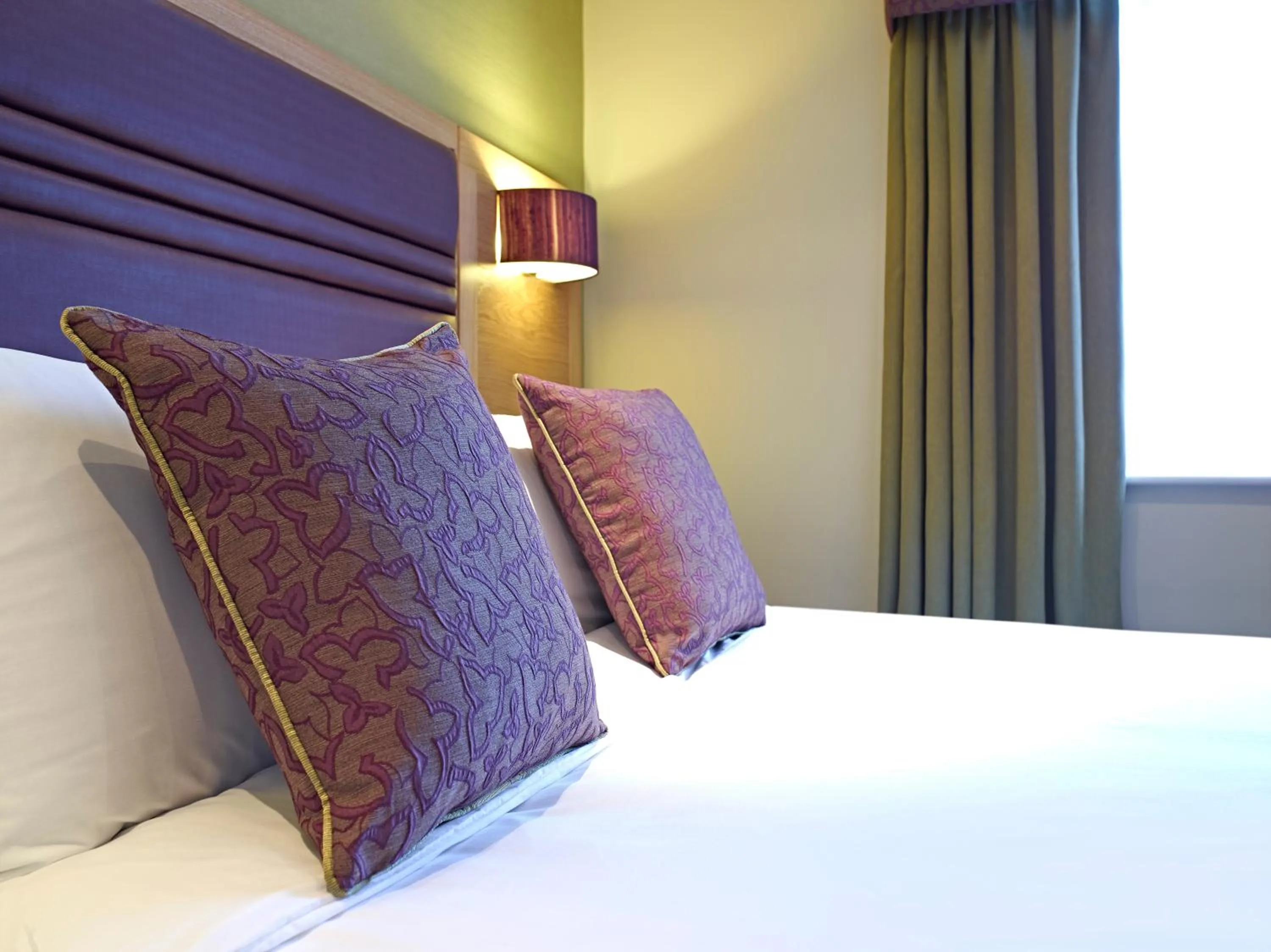 Bed in The Briar Court Hotel