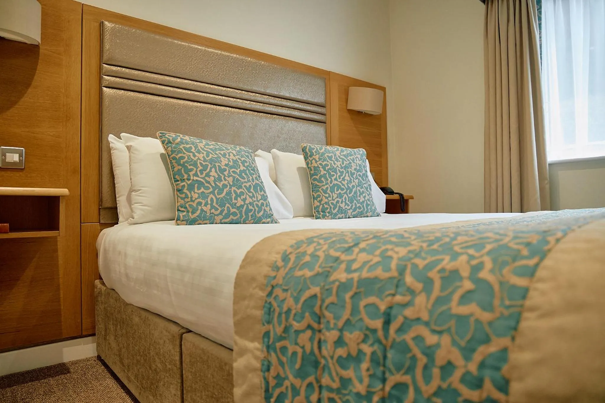 Bedroom, Bed in The Briar Court Hotel